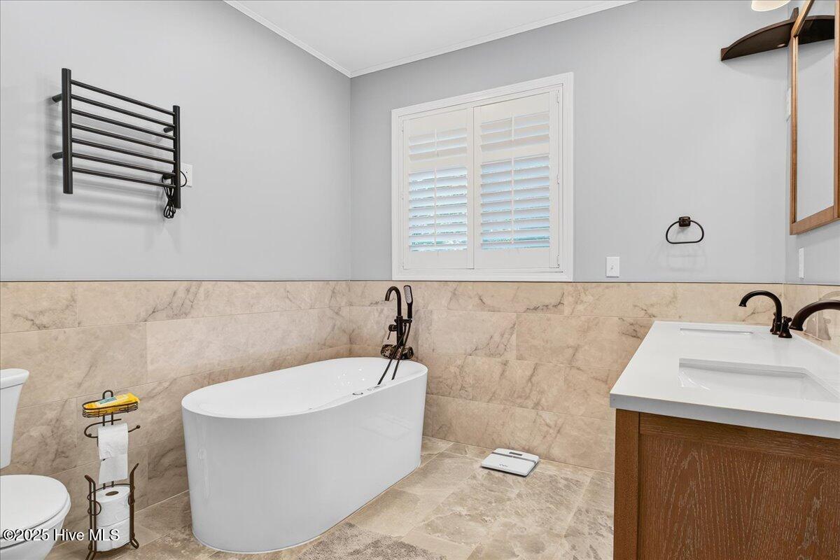 100523832 | Photo 43