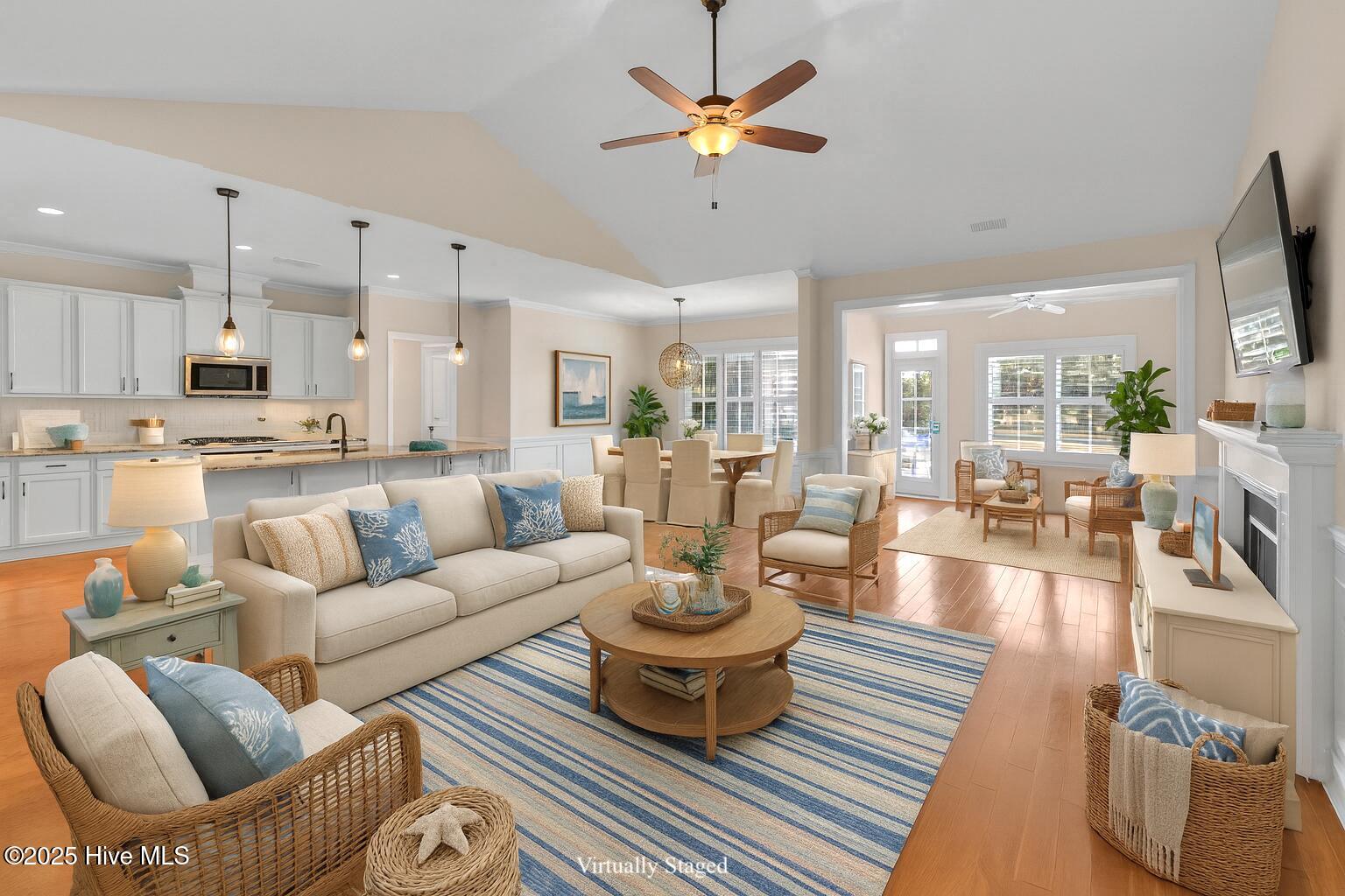 100542823 | Photo 19