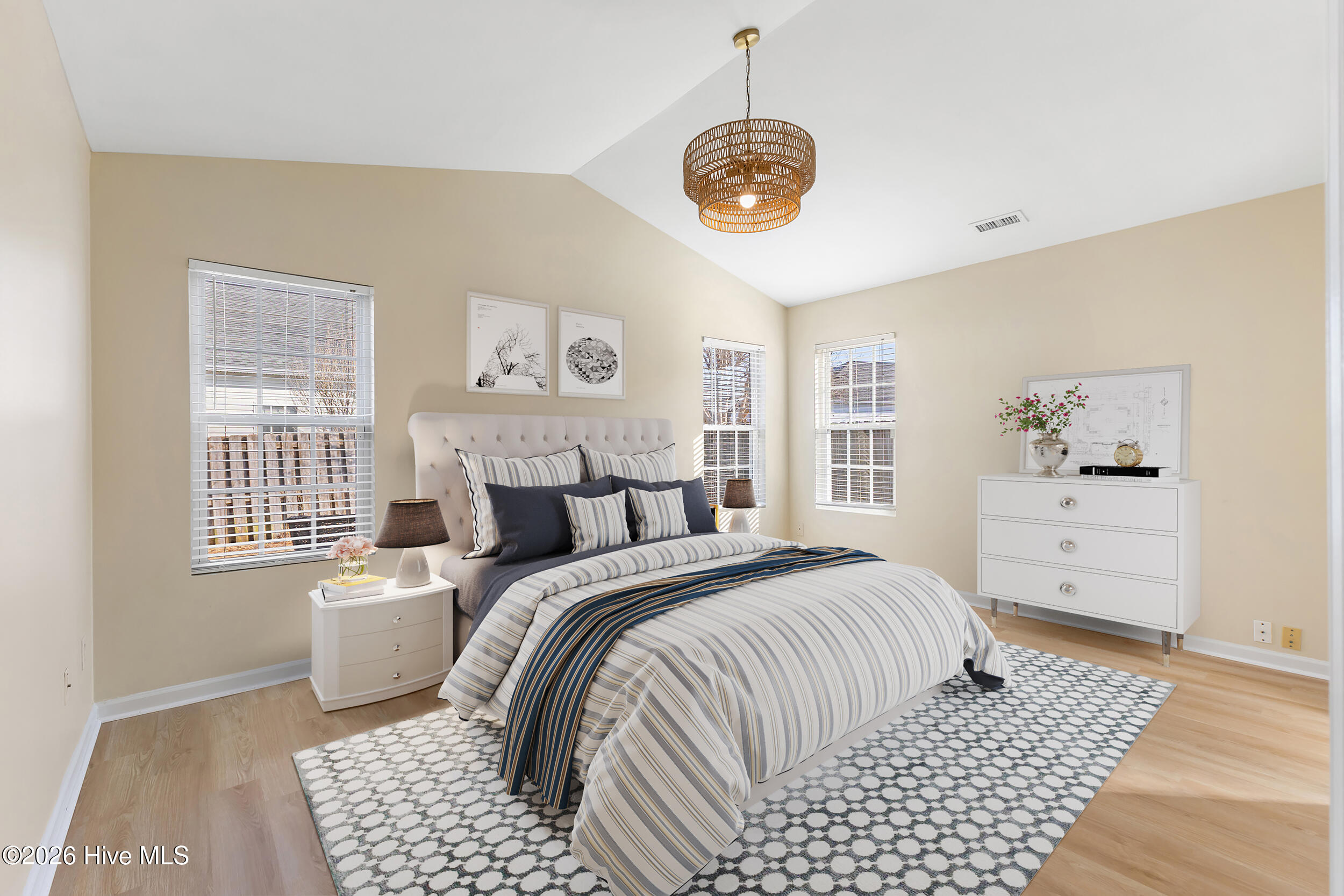 100553456 | Photo 20