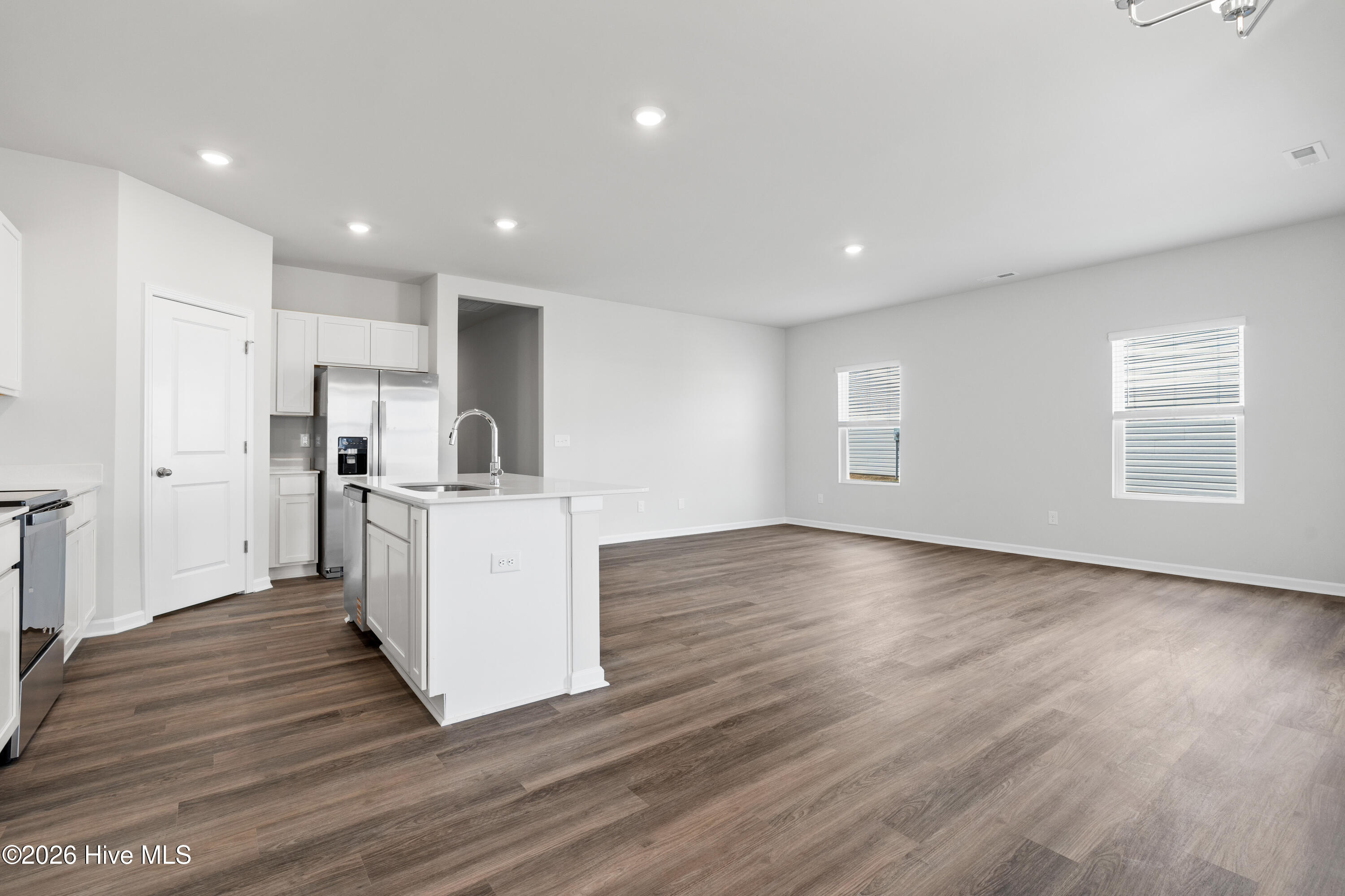 100534400 | Photo 18