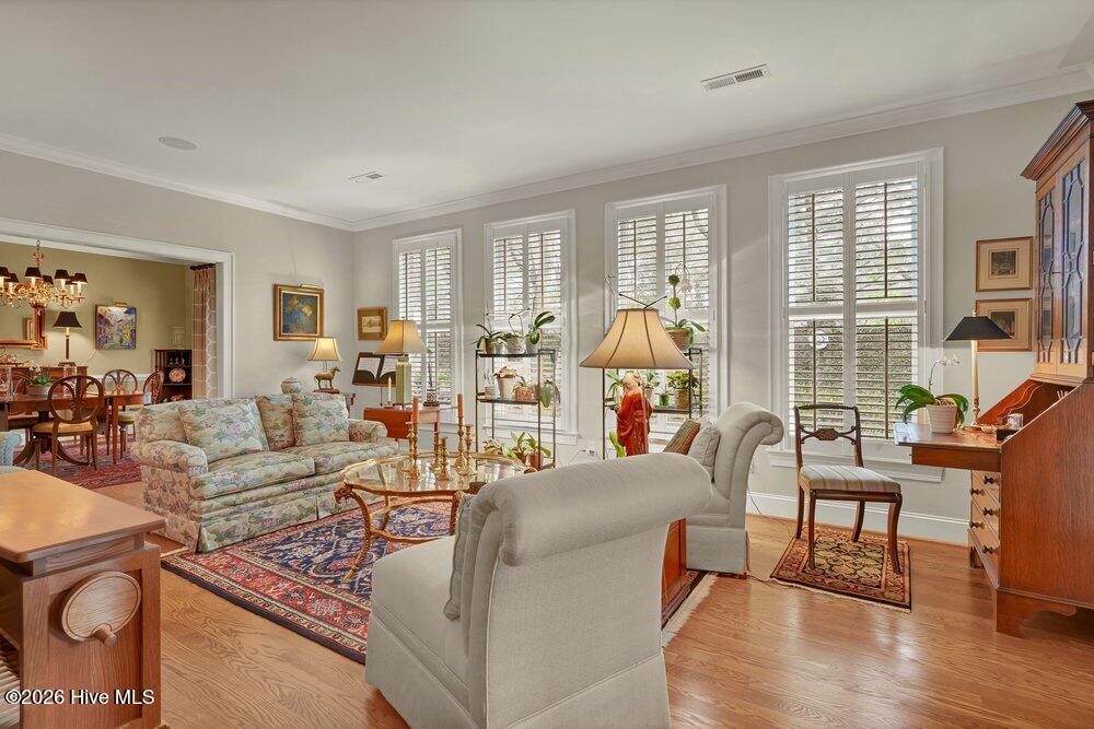 100561548 | Photo 14