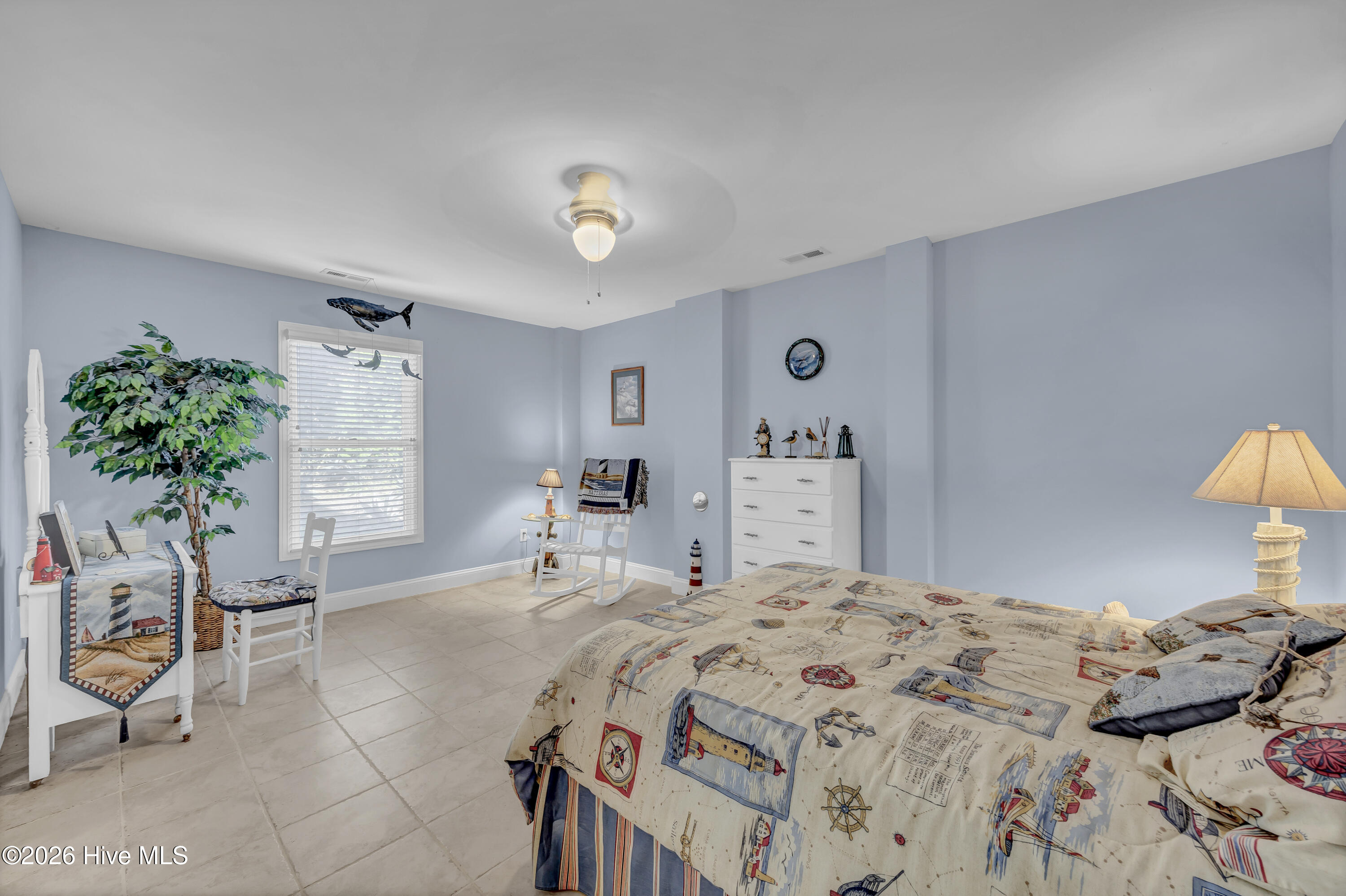 100560542 | Photo 28