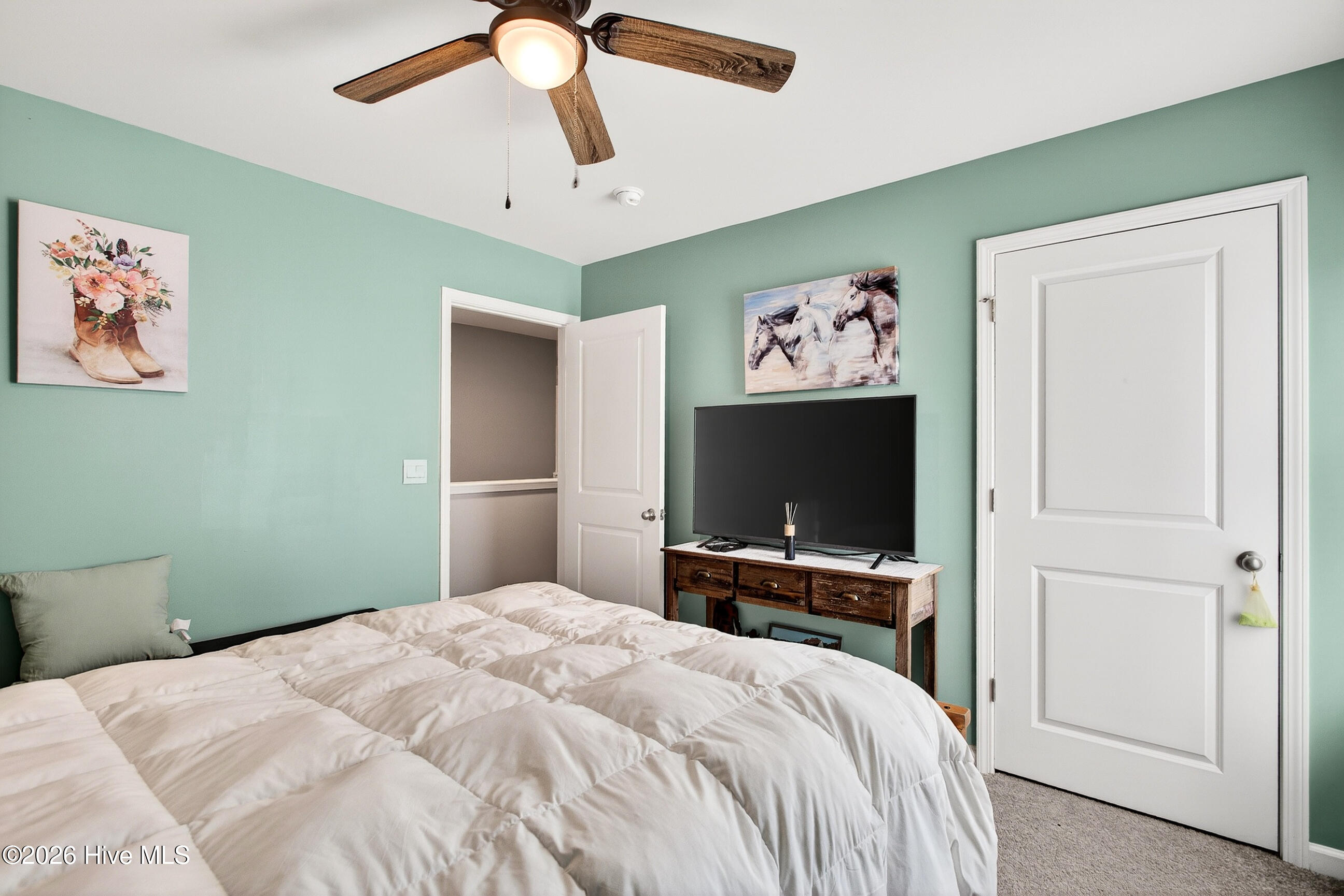 100566530 | Photo 20