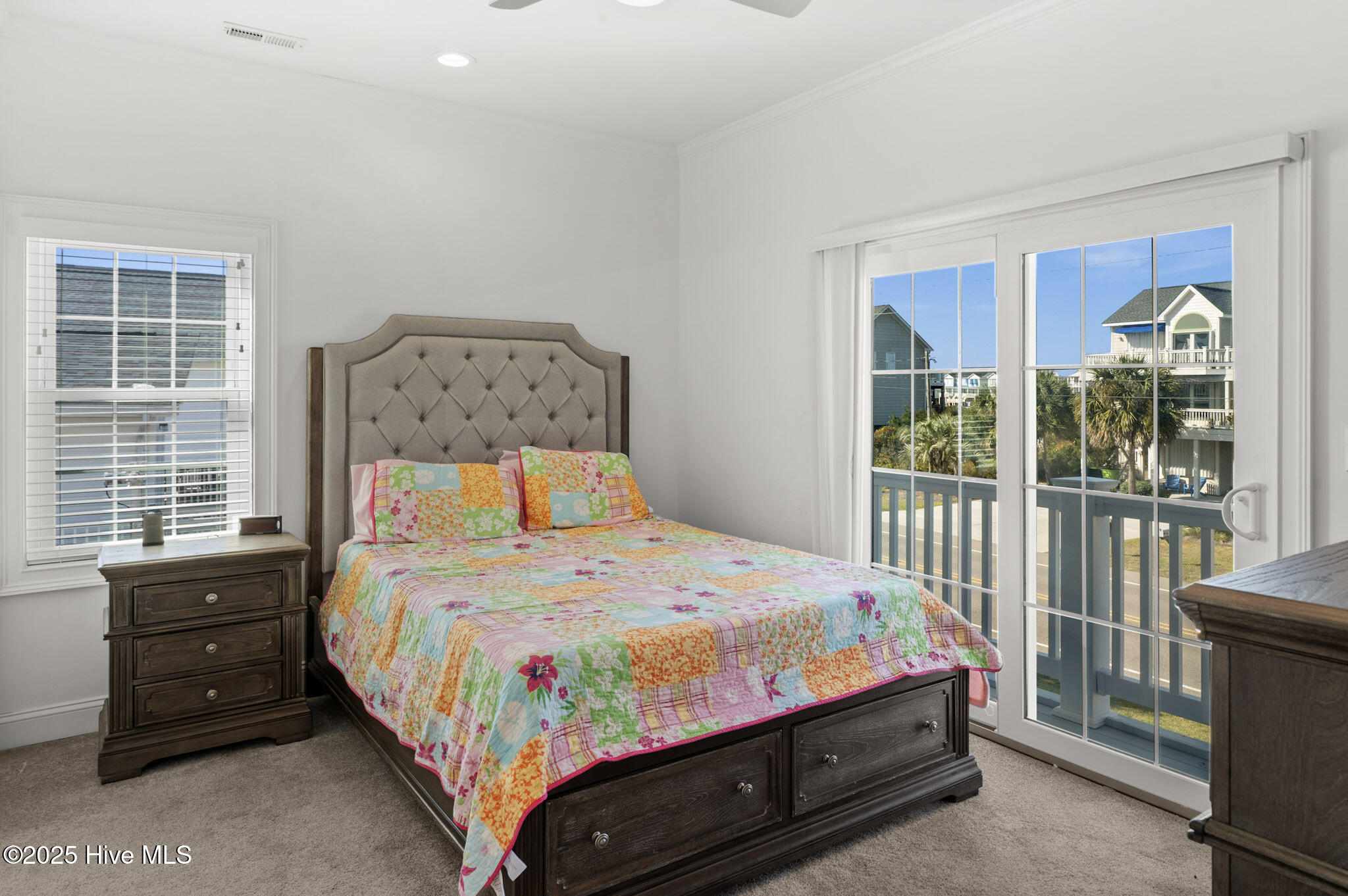 100541002 | Photo 15