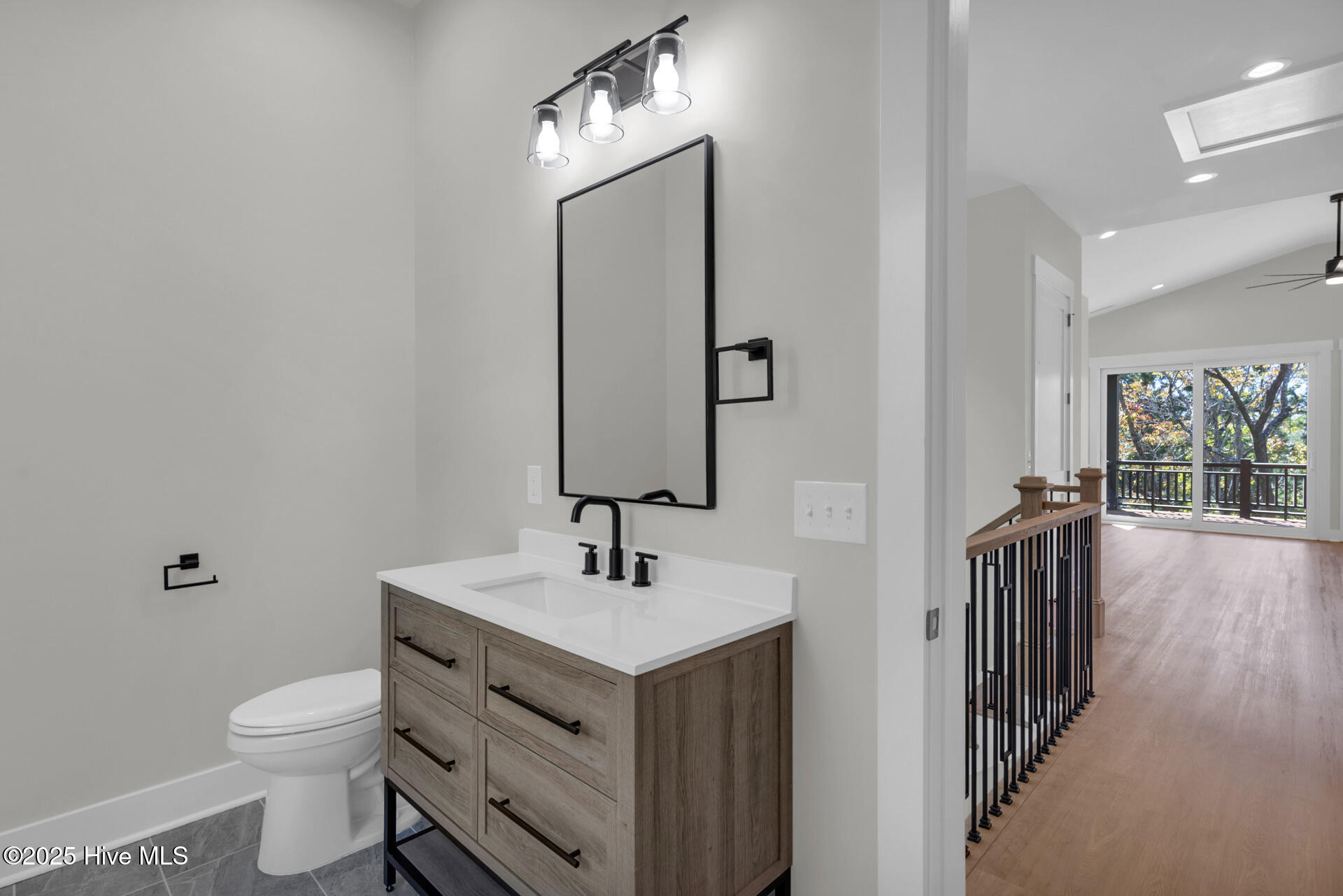 100539388 | Photo 36