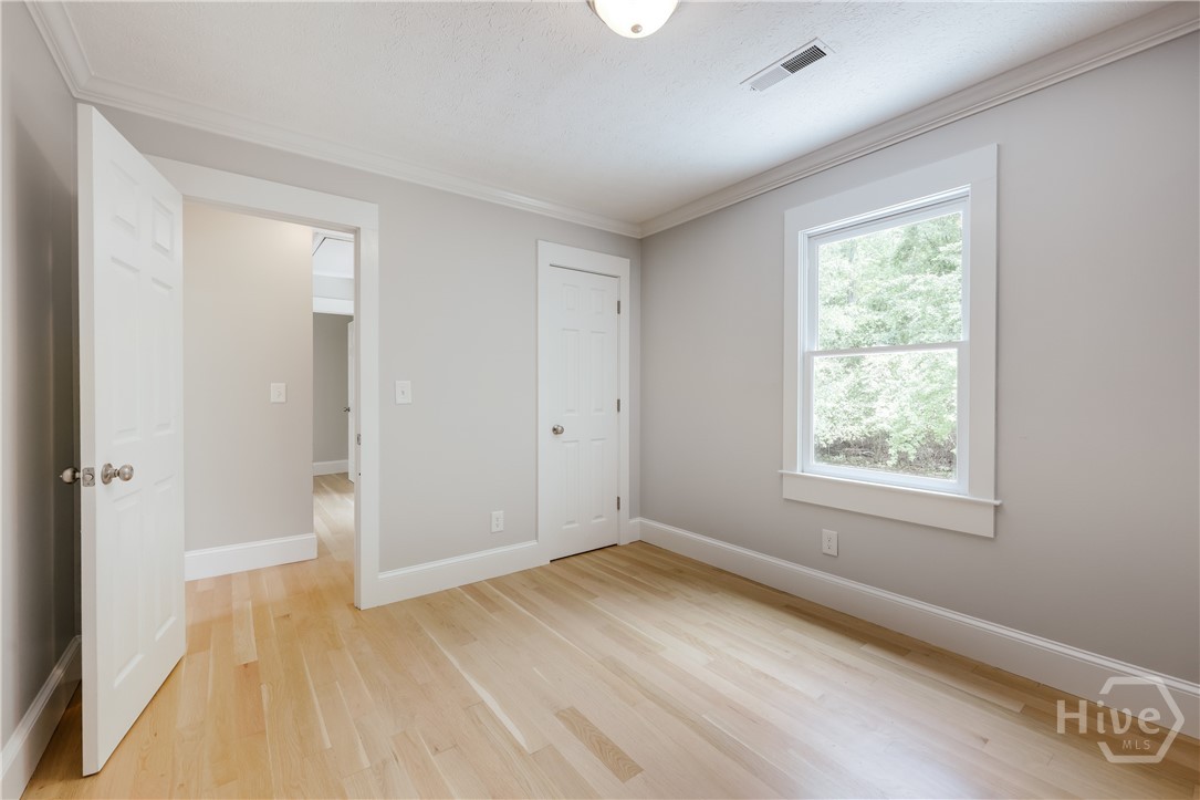 155 Hunters Pointe Drive