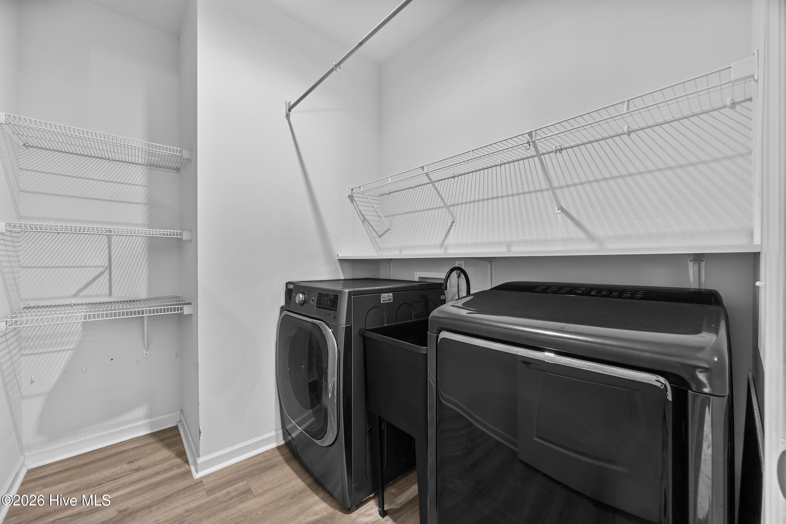 100552645 | Photo 22