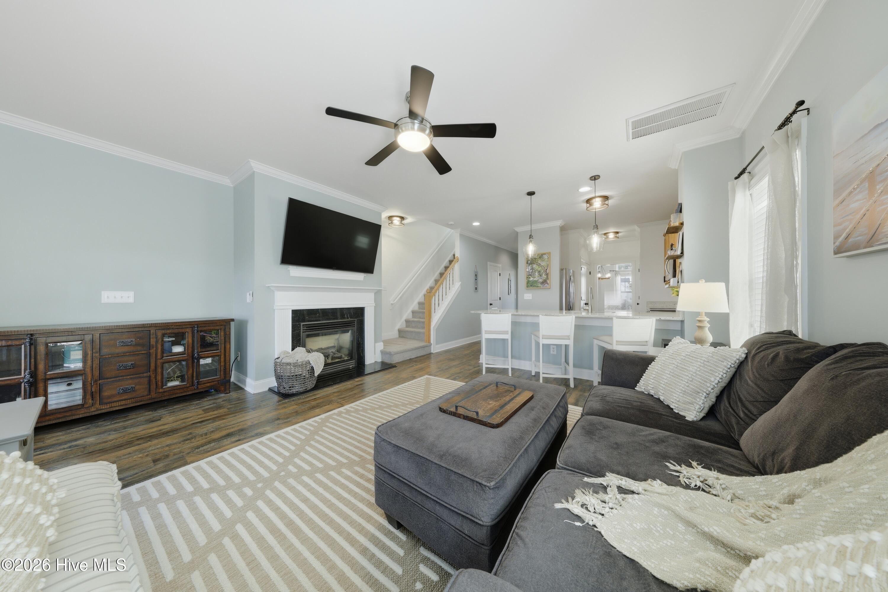 100563729 | Photo 20