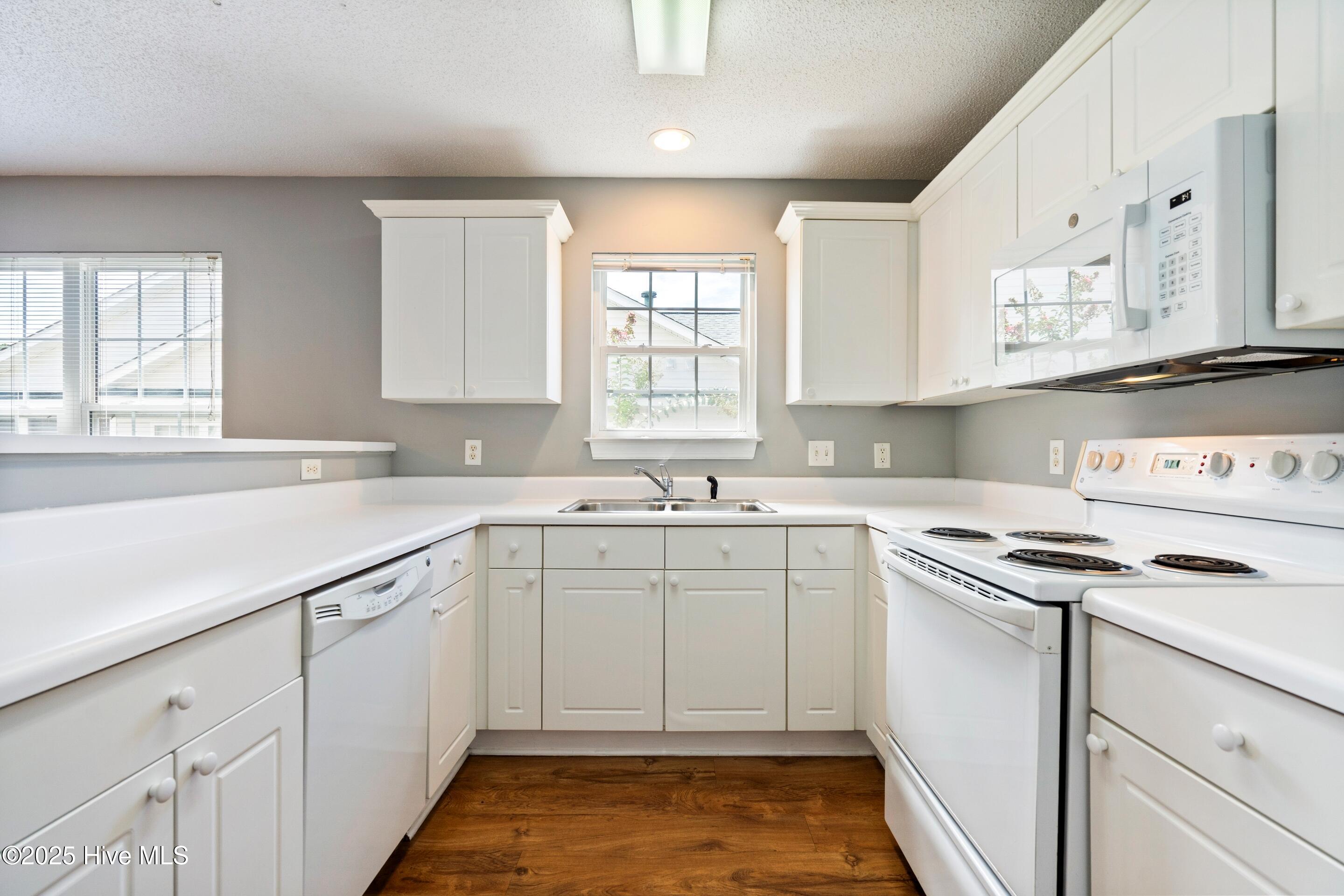 100527871 | Photo 22