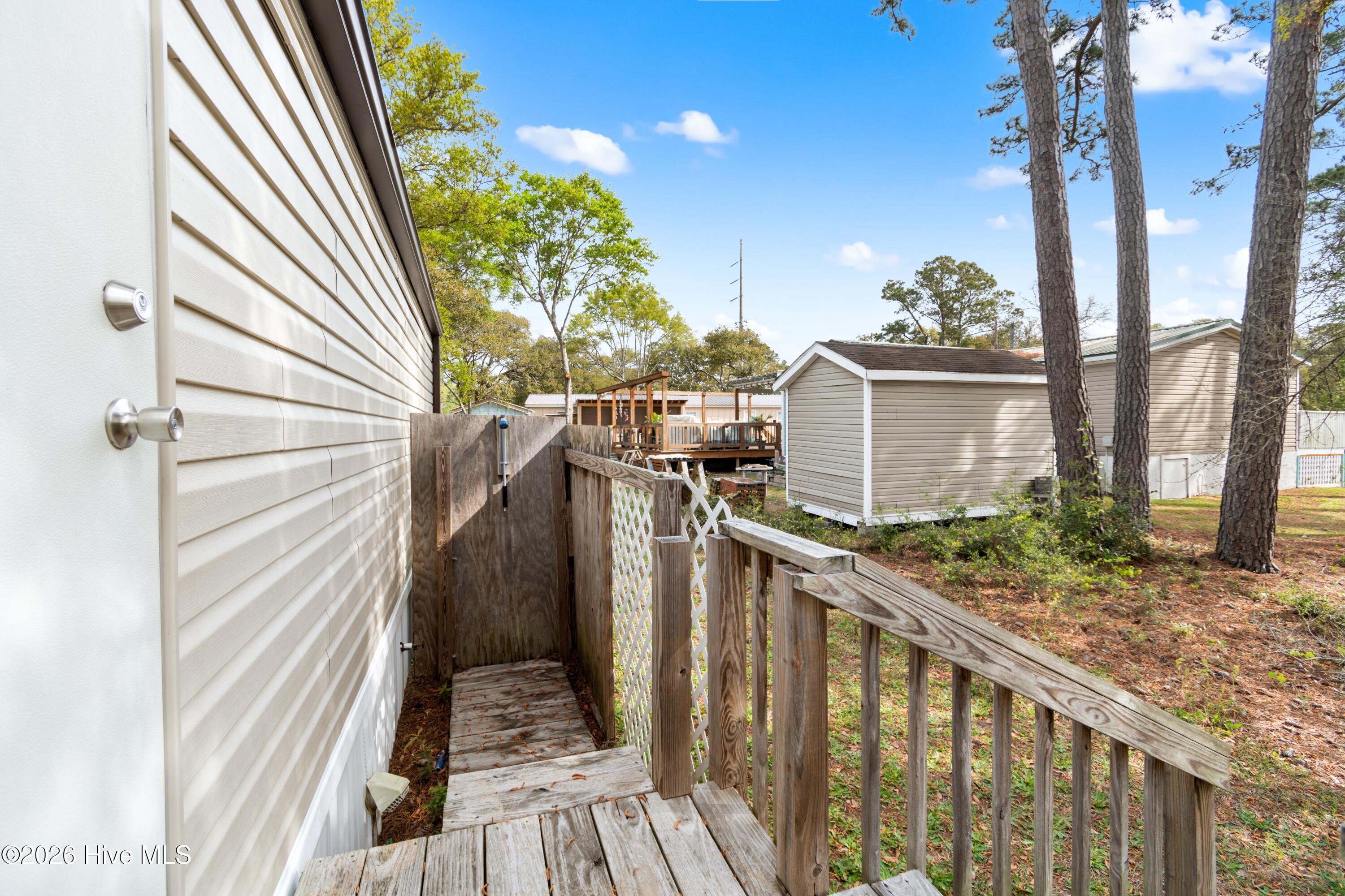 100565764 | Photo 27