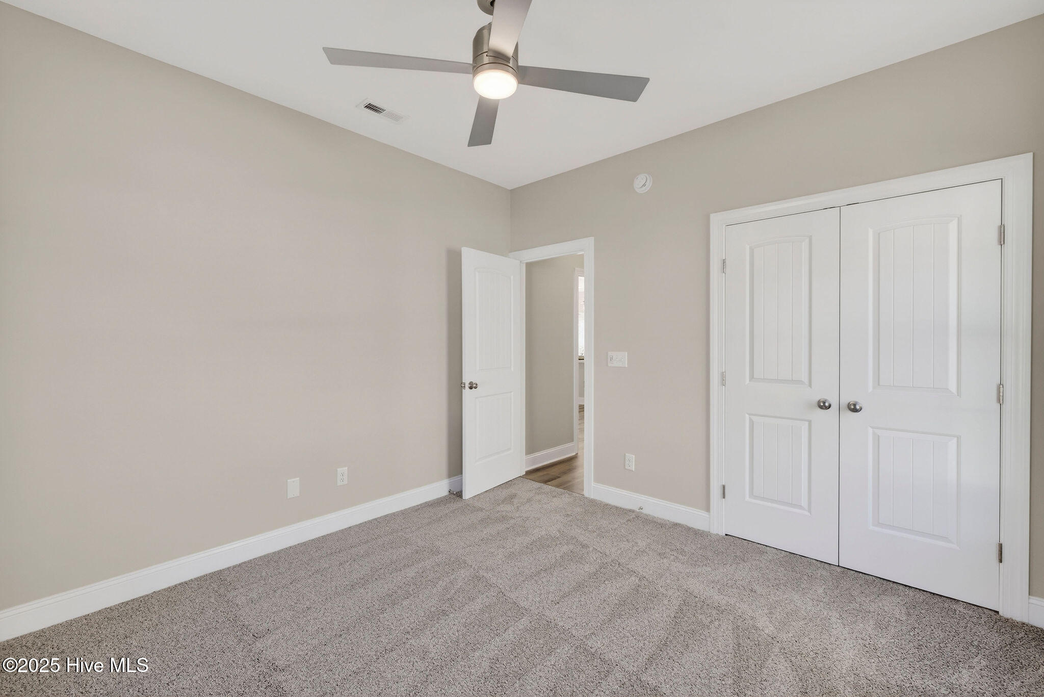 100546683 | Photo 23