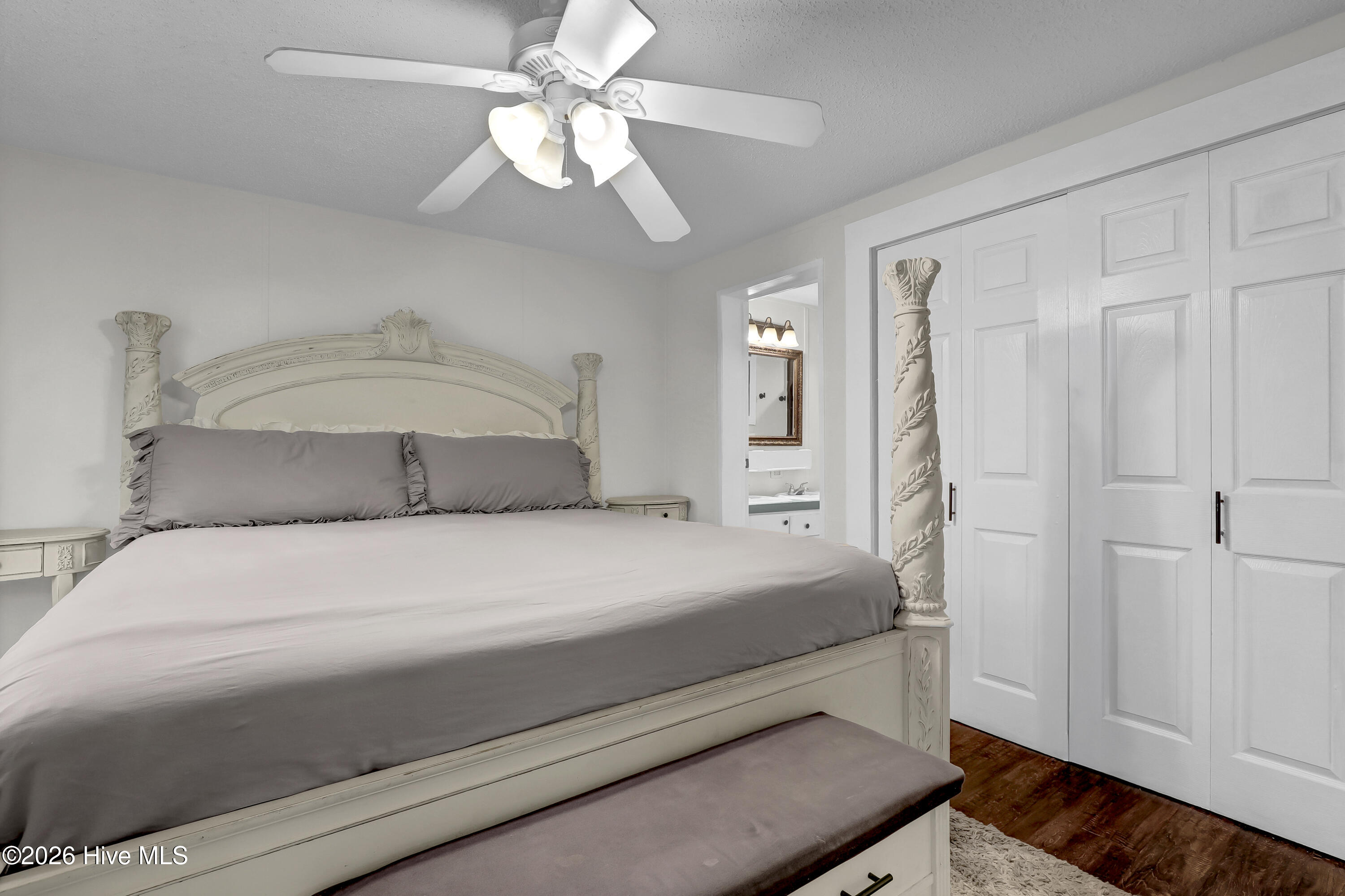 100558020 | Photo 32