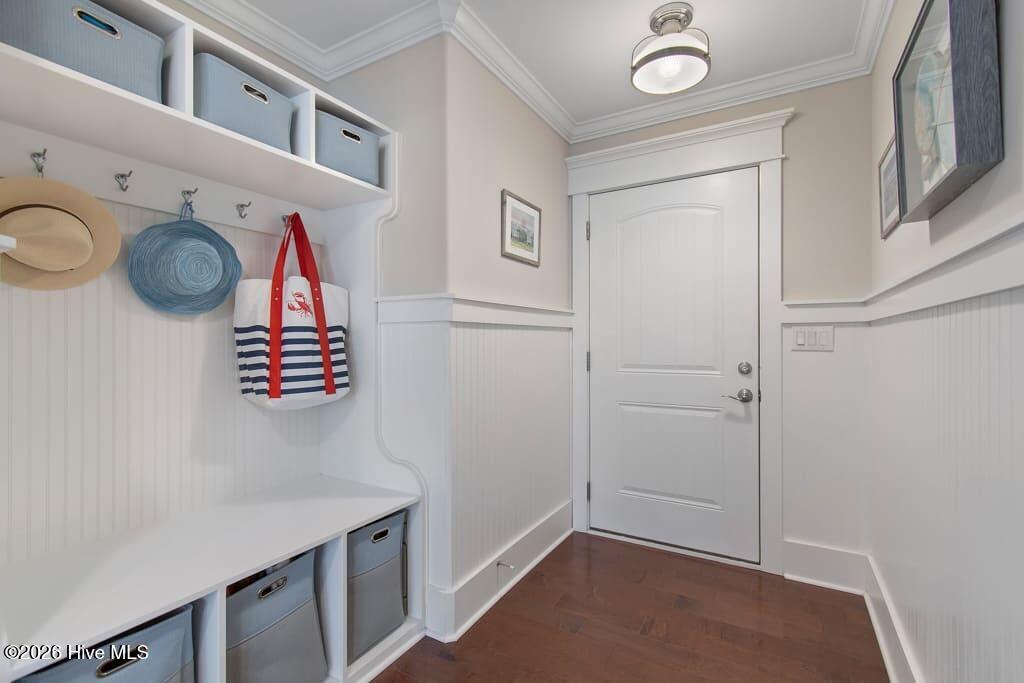 100562919 | Photo 61