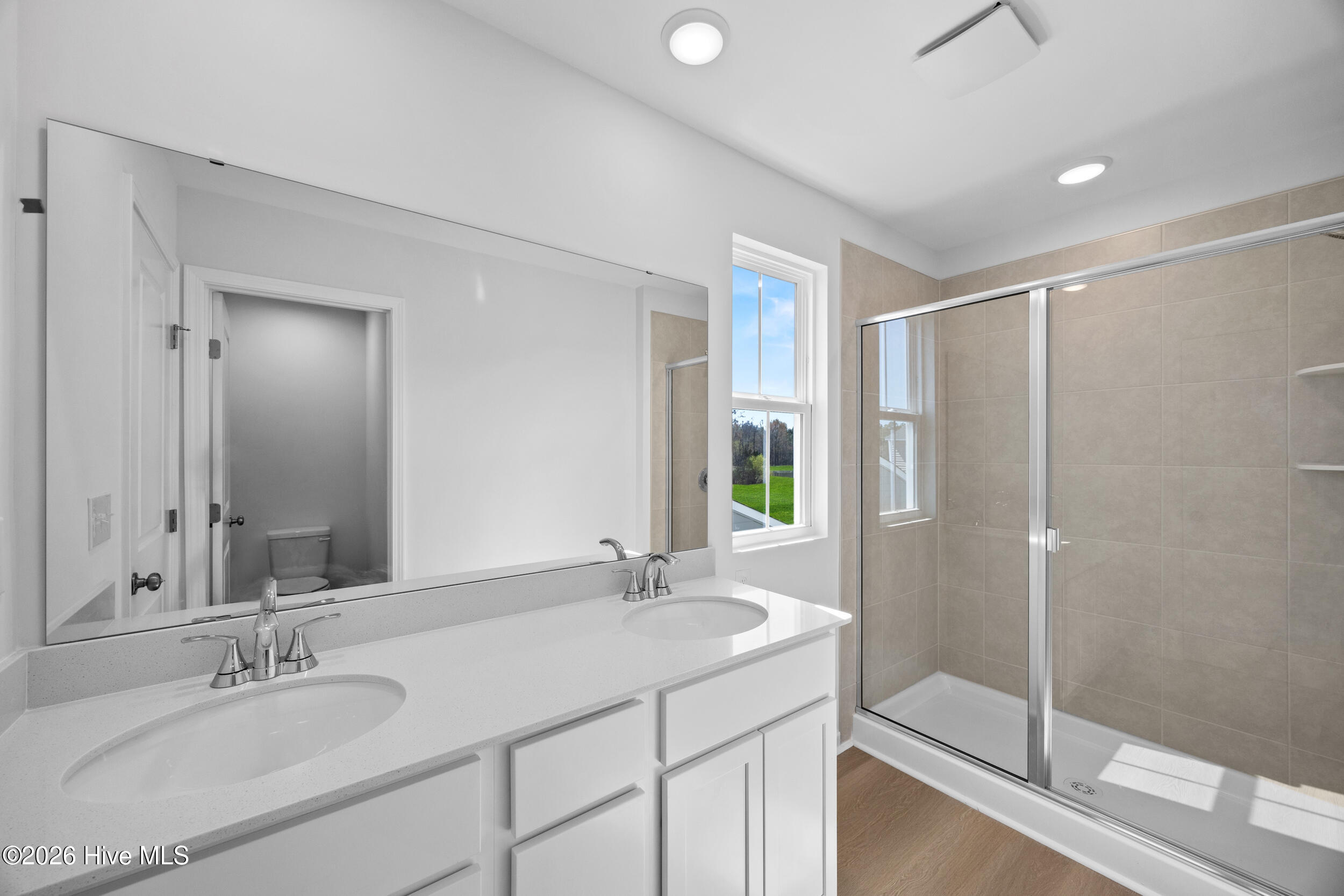 100547269 | Photo 37