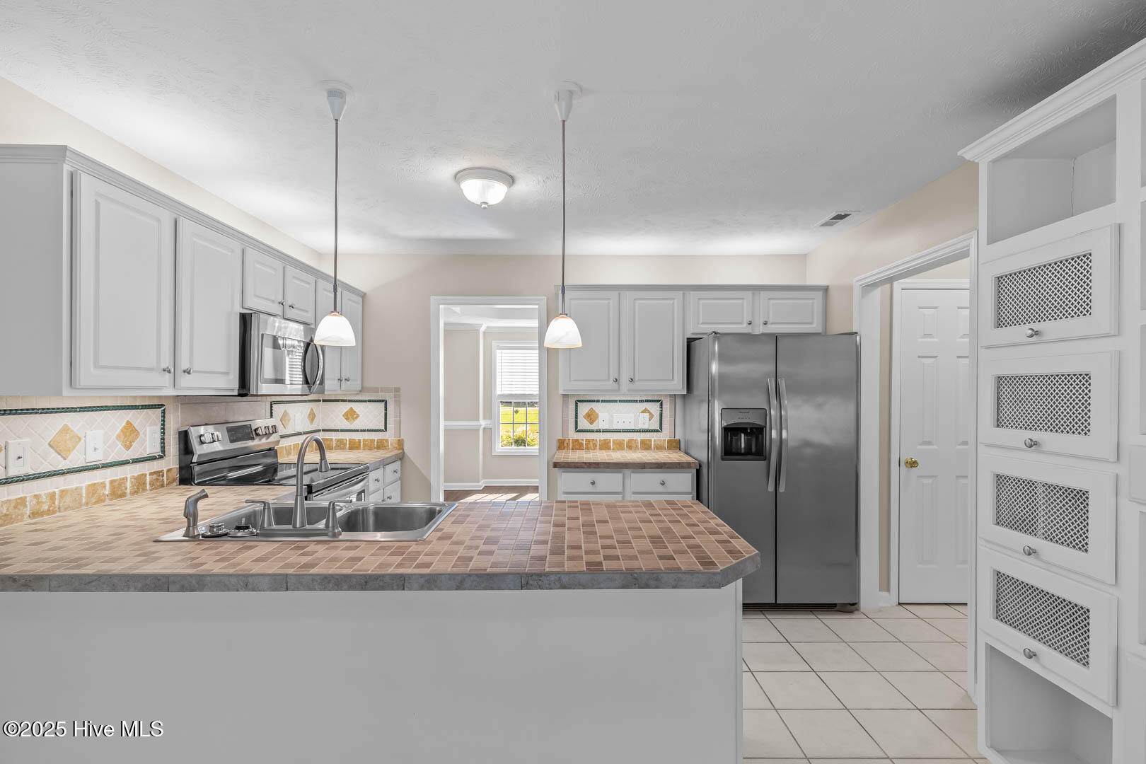 100538607 | Photo 16