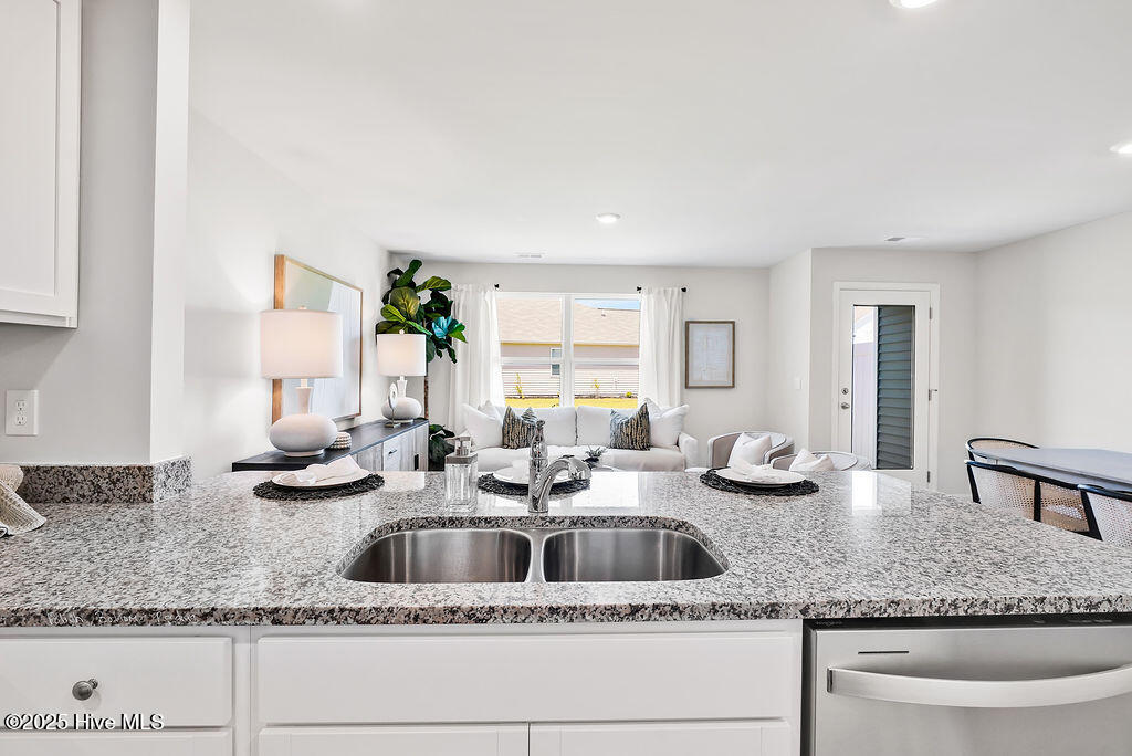 100545951 | Photo 10