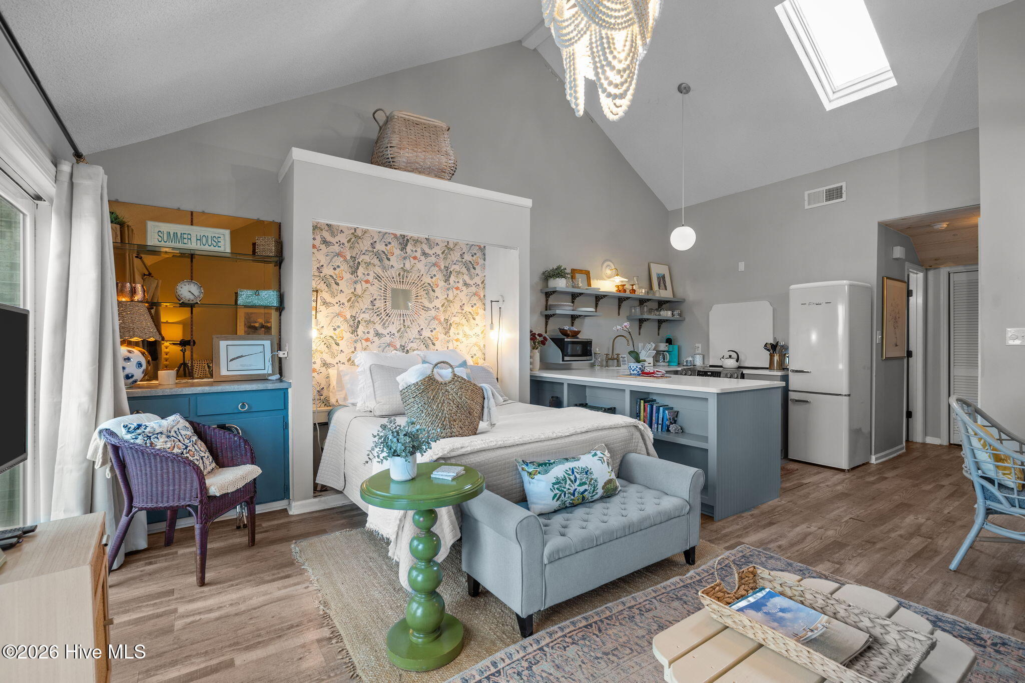 100552475 | Photo 10