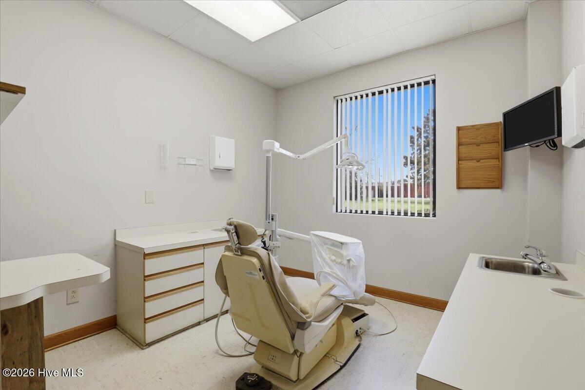 27-107 E Vernon Ave-27