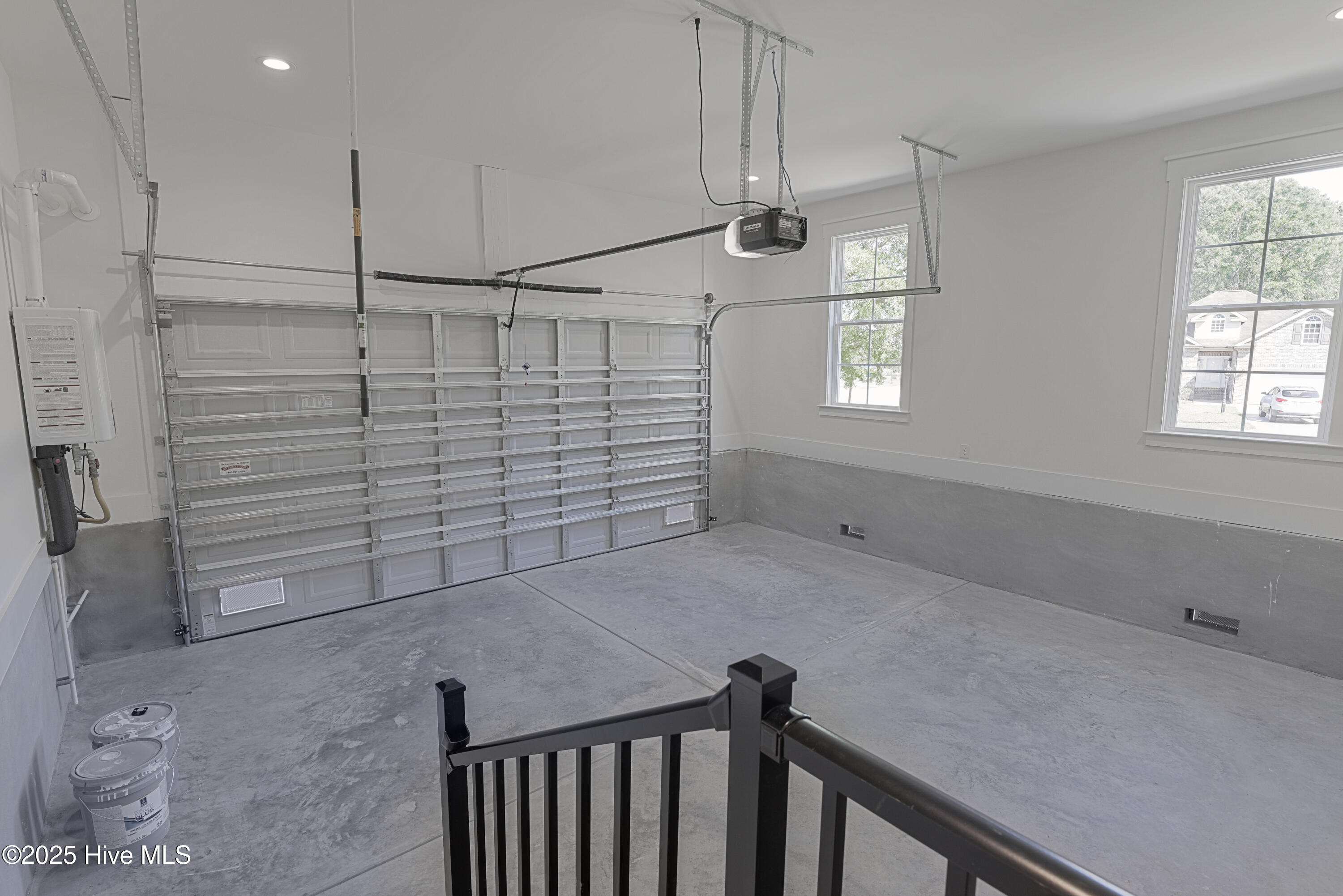 100541947 | Photo 42