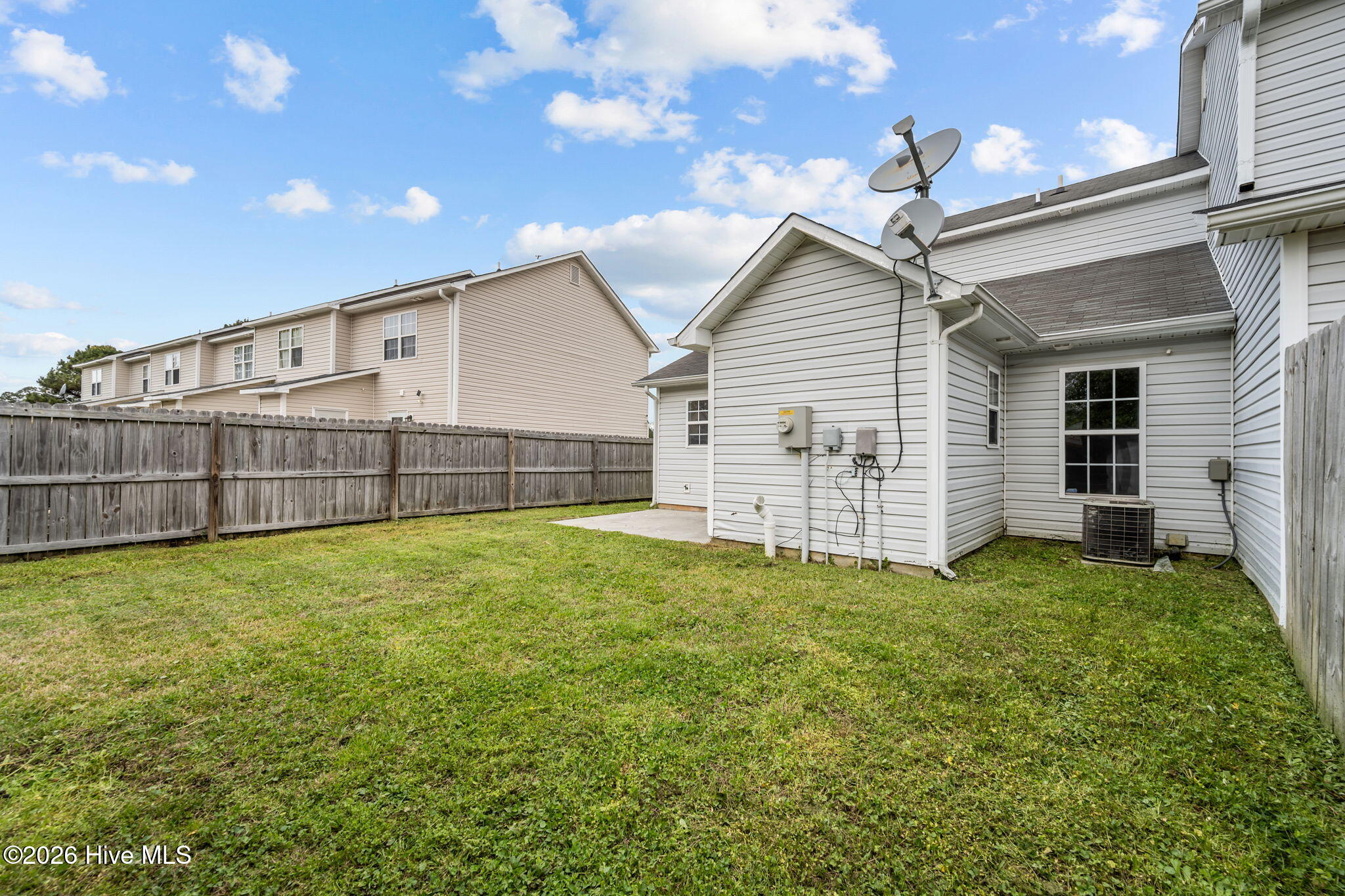 100562645 | Photo 28