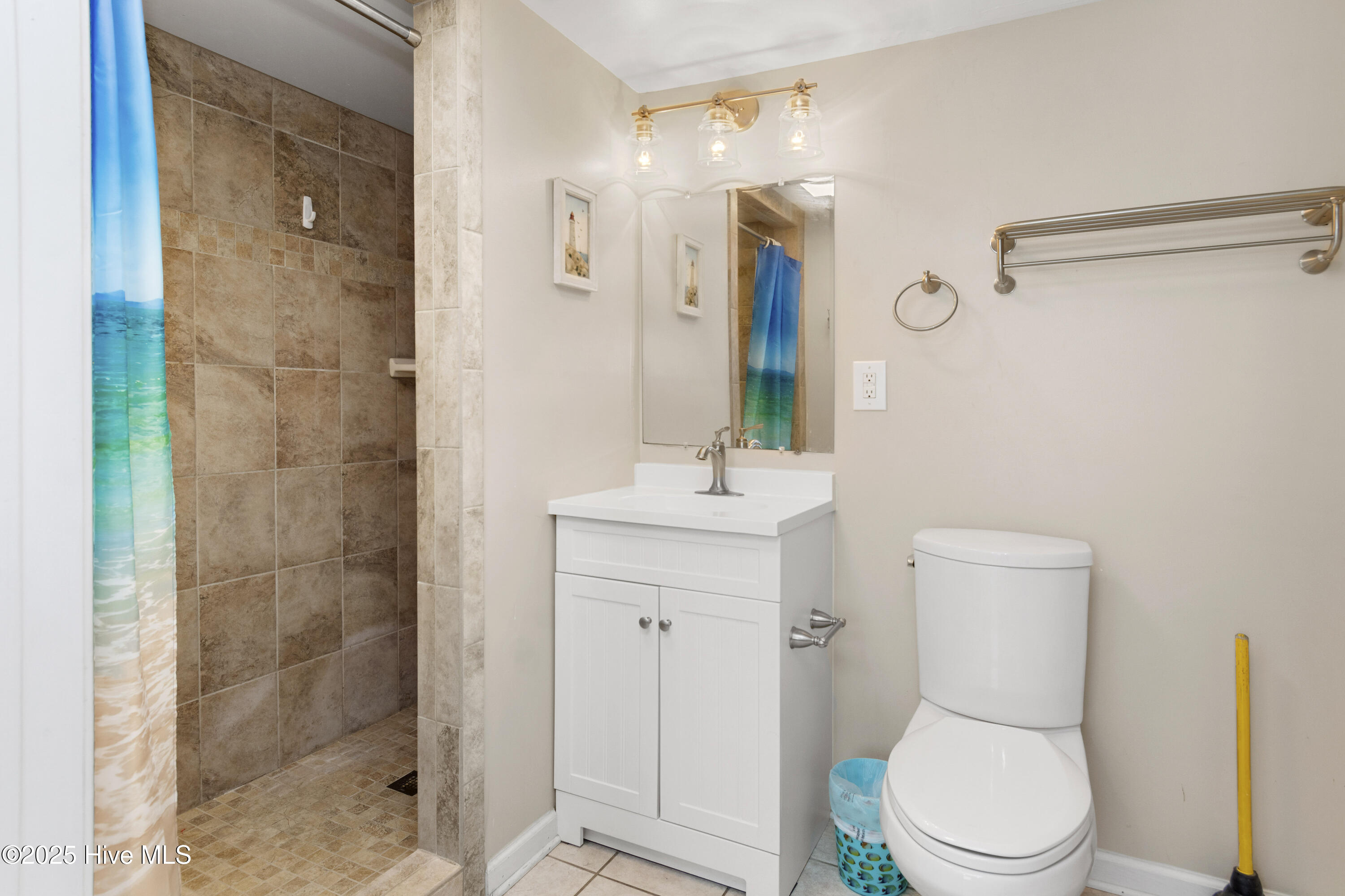 100523829 | Photo 30