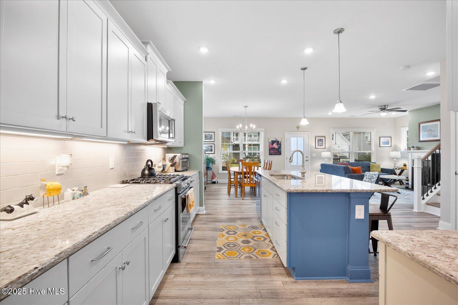 100538823 | Photo 12