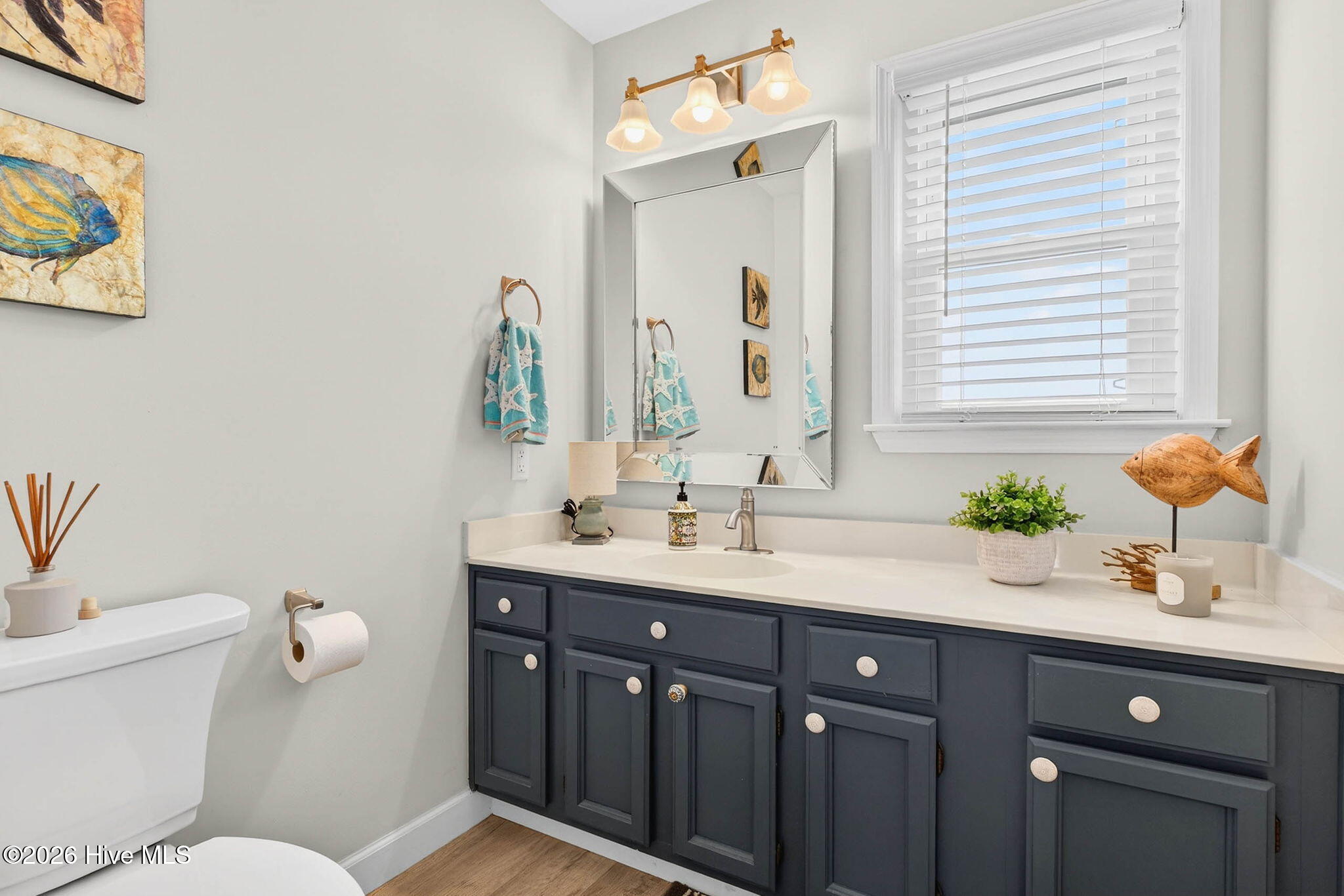 100565816 | Photo 23