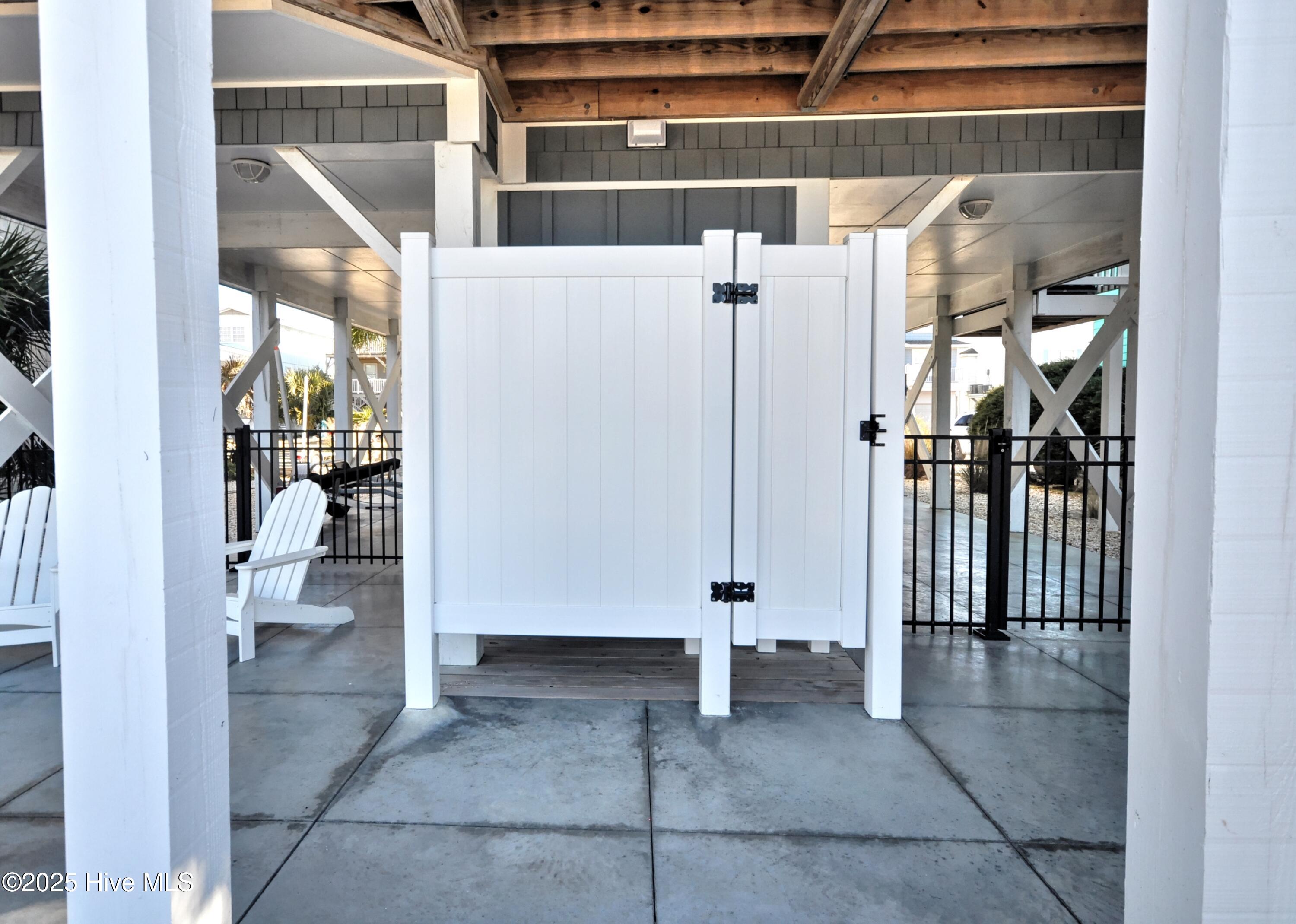 100546386 | Photo 38