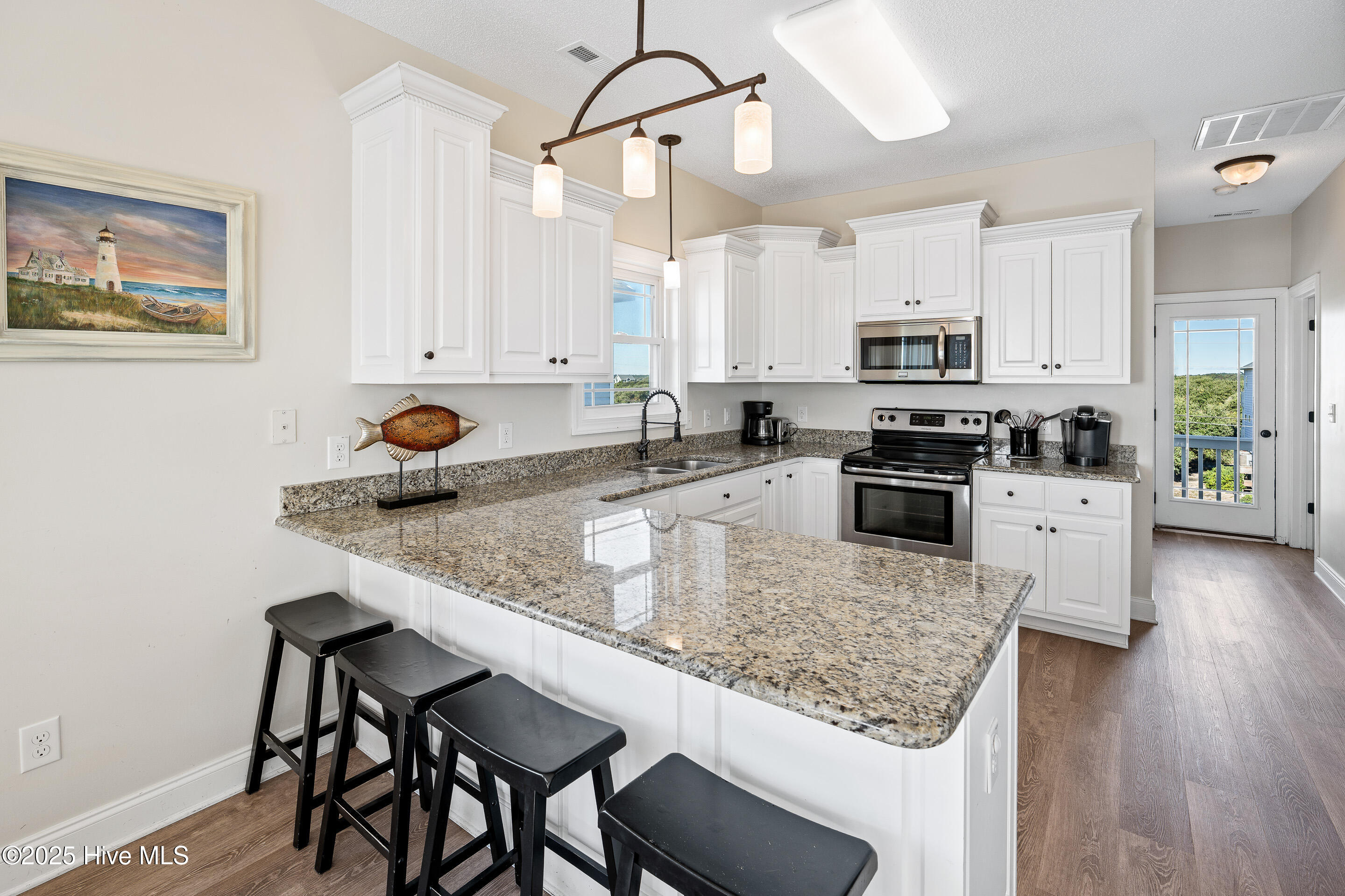 100539314 | Photo 24