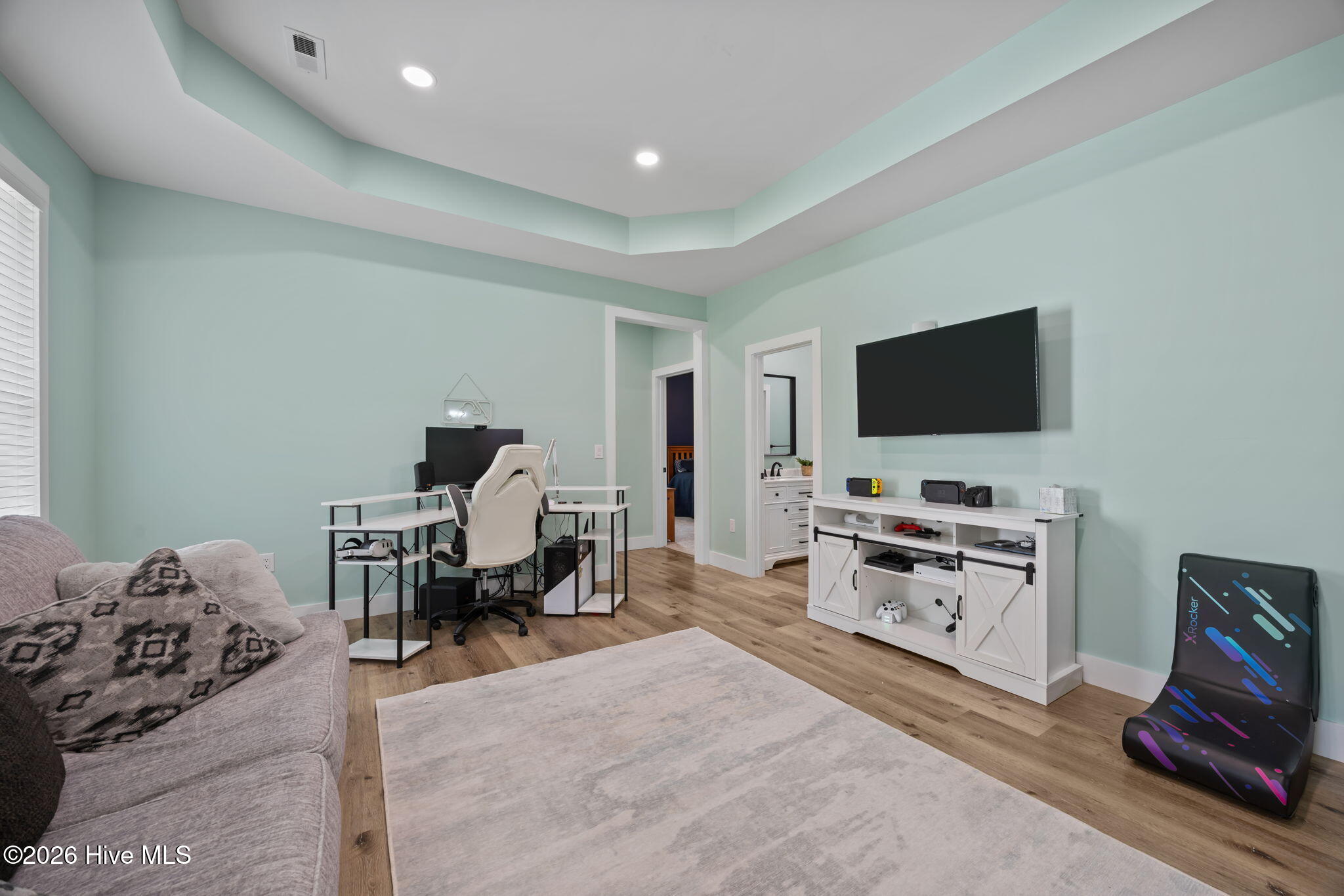 100563547 | Photo 44