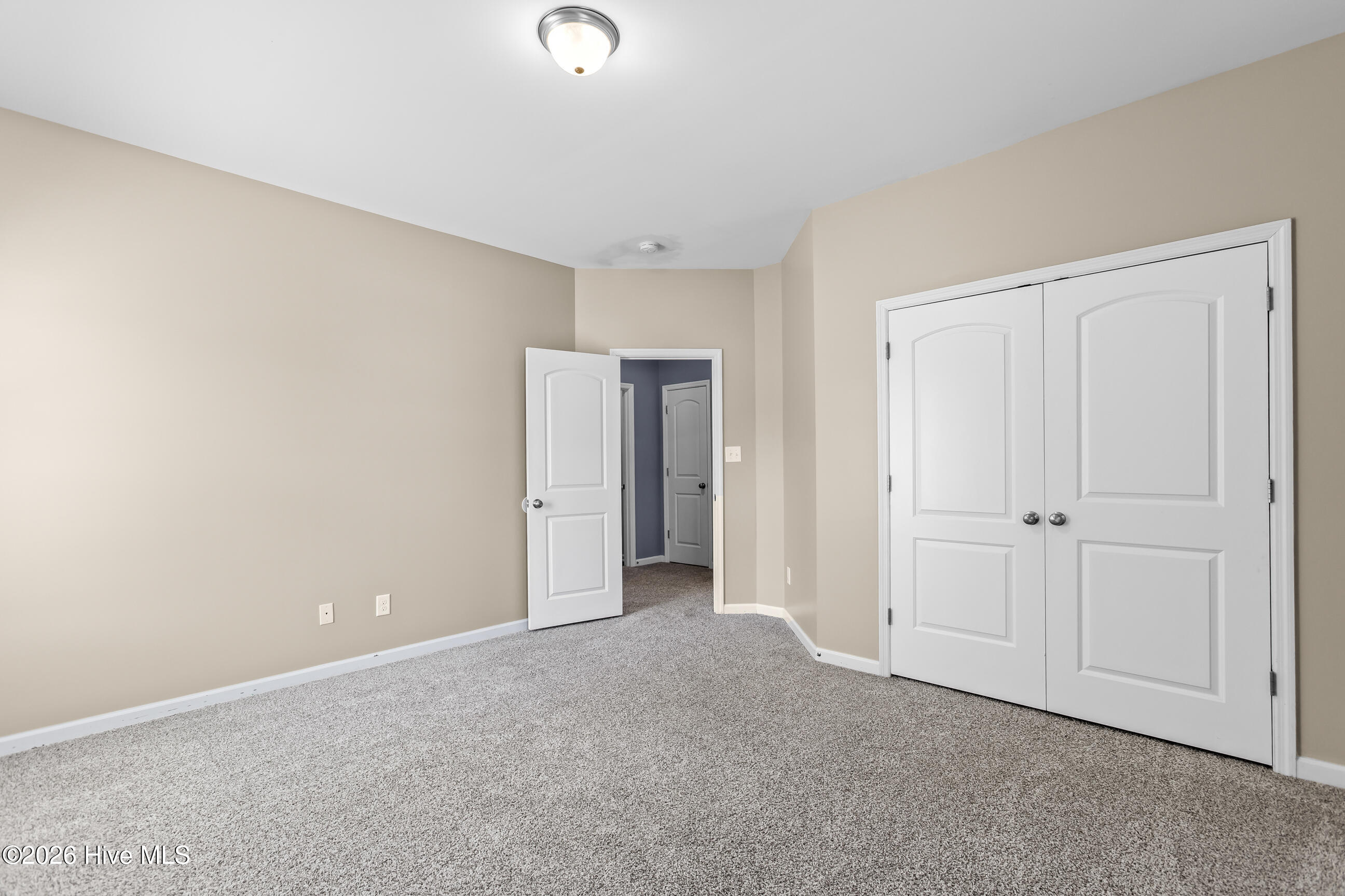 100562604 | Photo 32