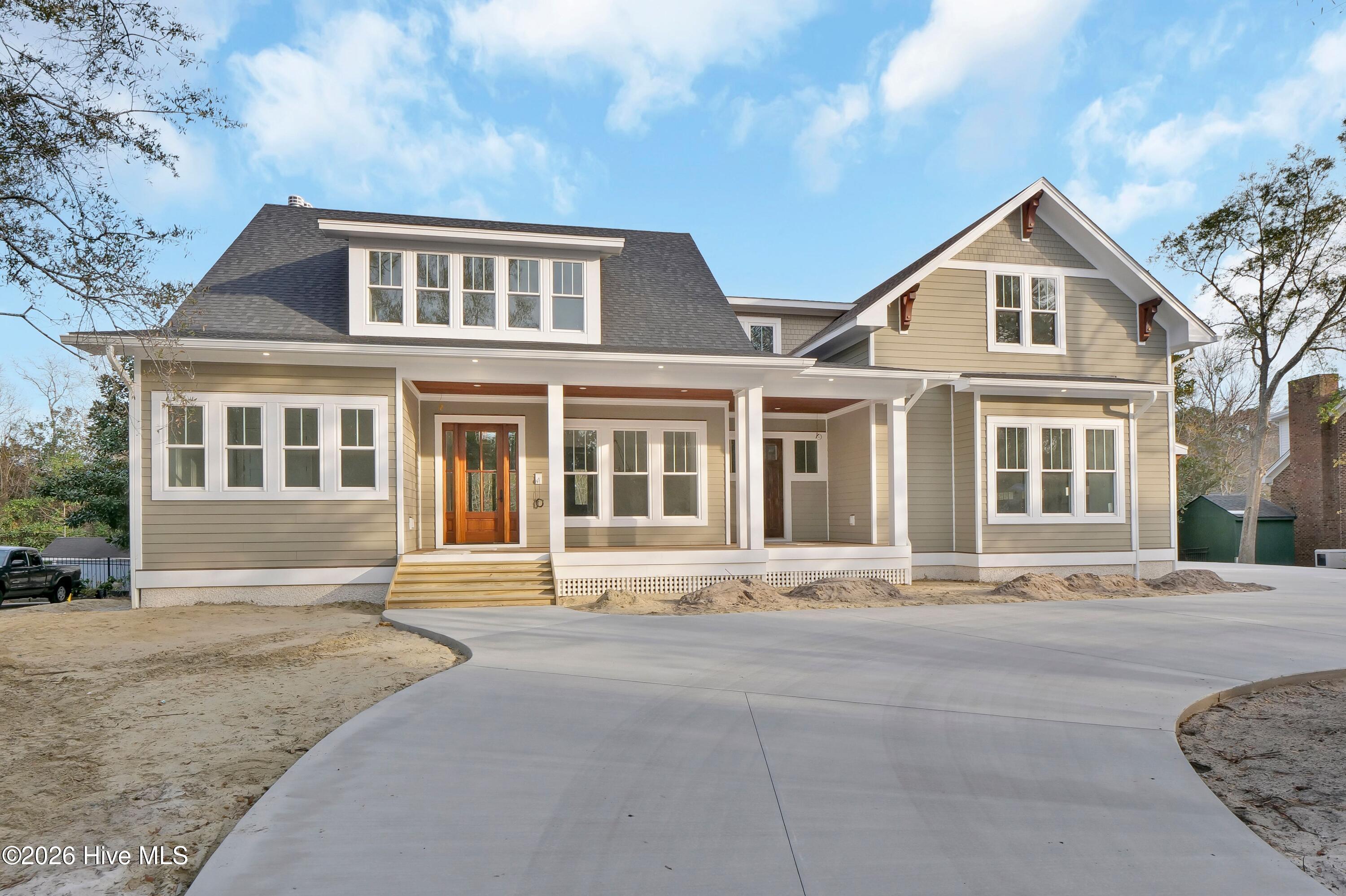 100553648 | Photo 81