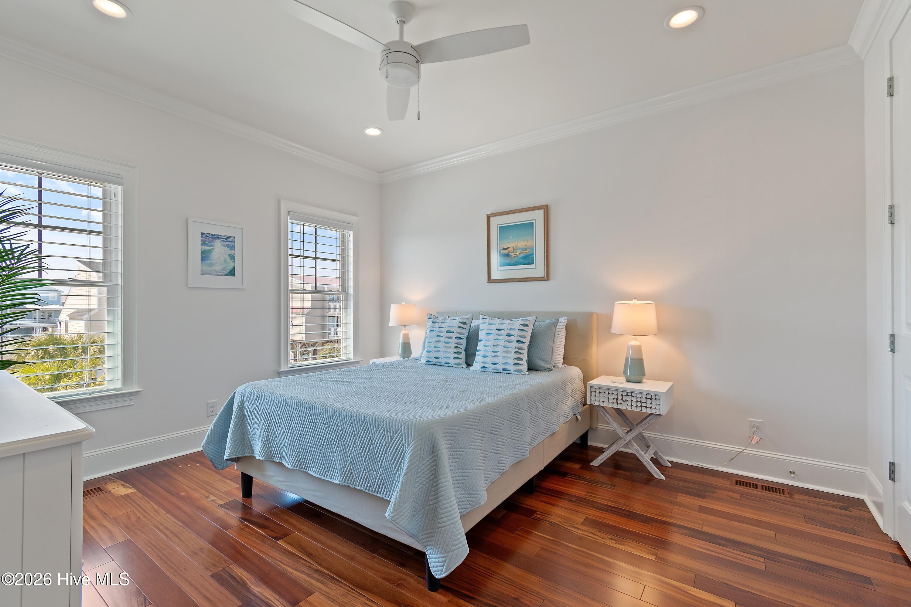 100562772 | Photo 61