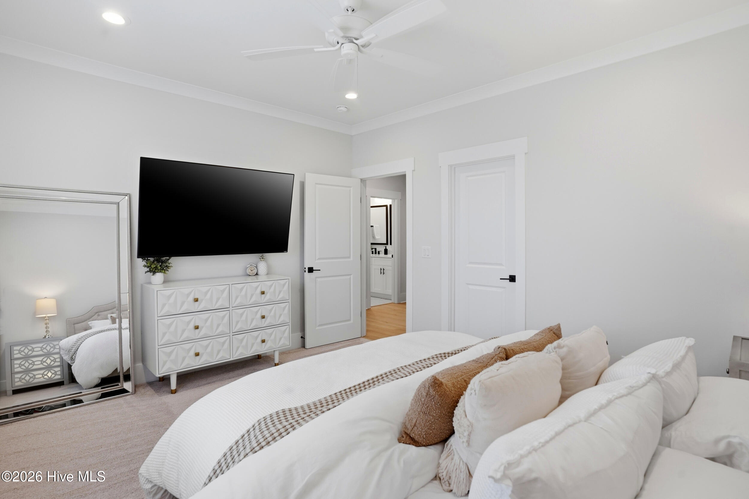 100559672 | Photo 28