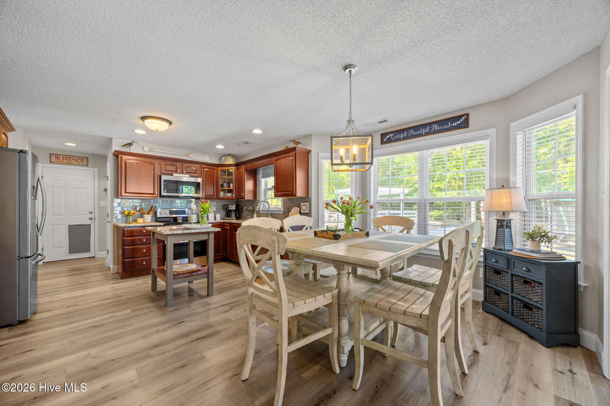 100568672 | Photo 21