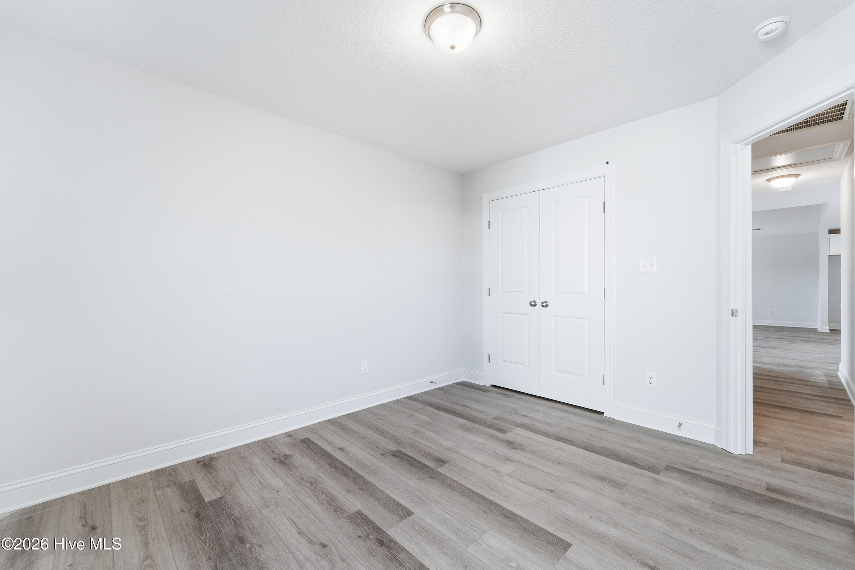 100537618 | Photo 26