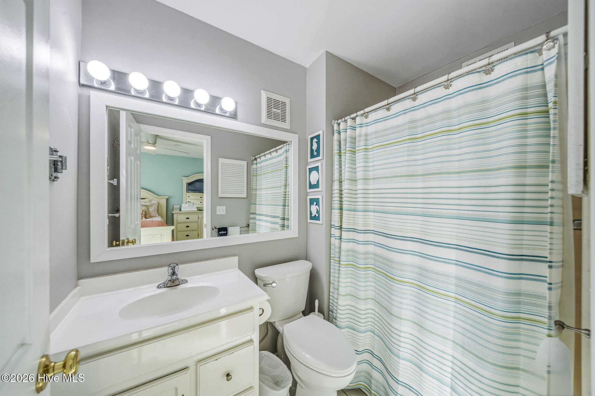 100558959 | Photo 24