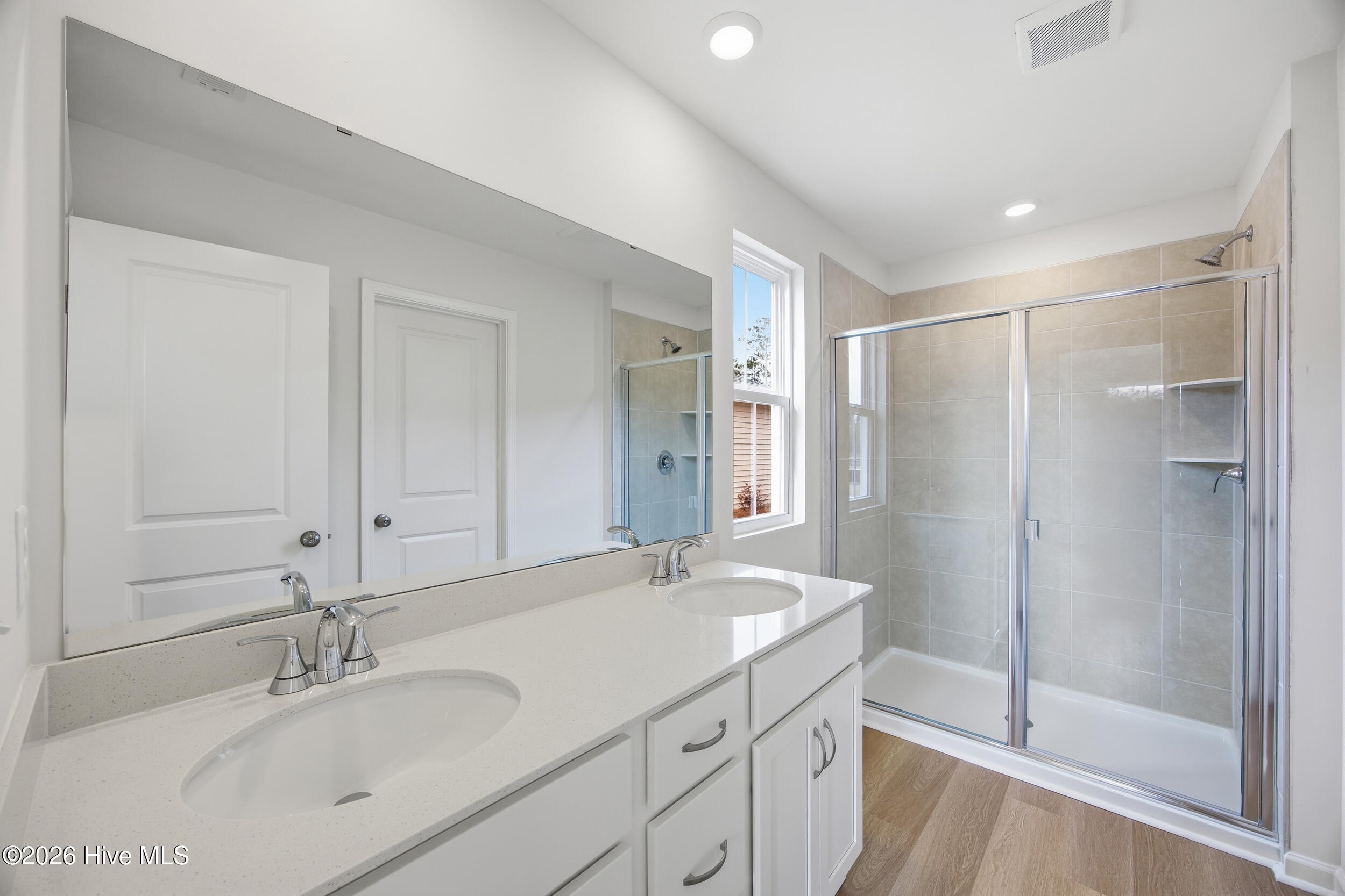 100546263 | Photo 11