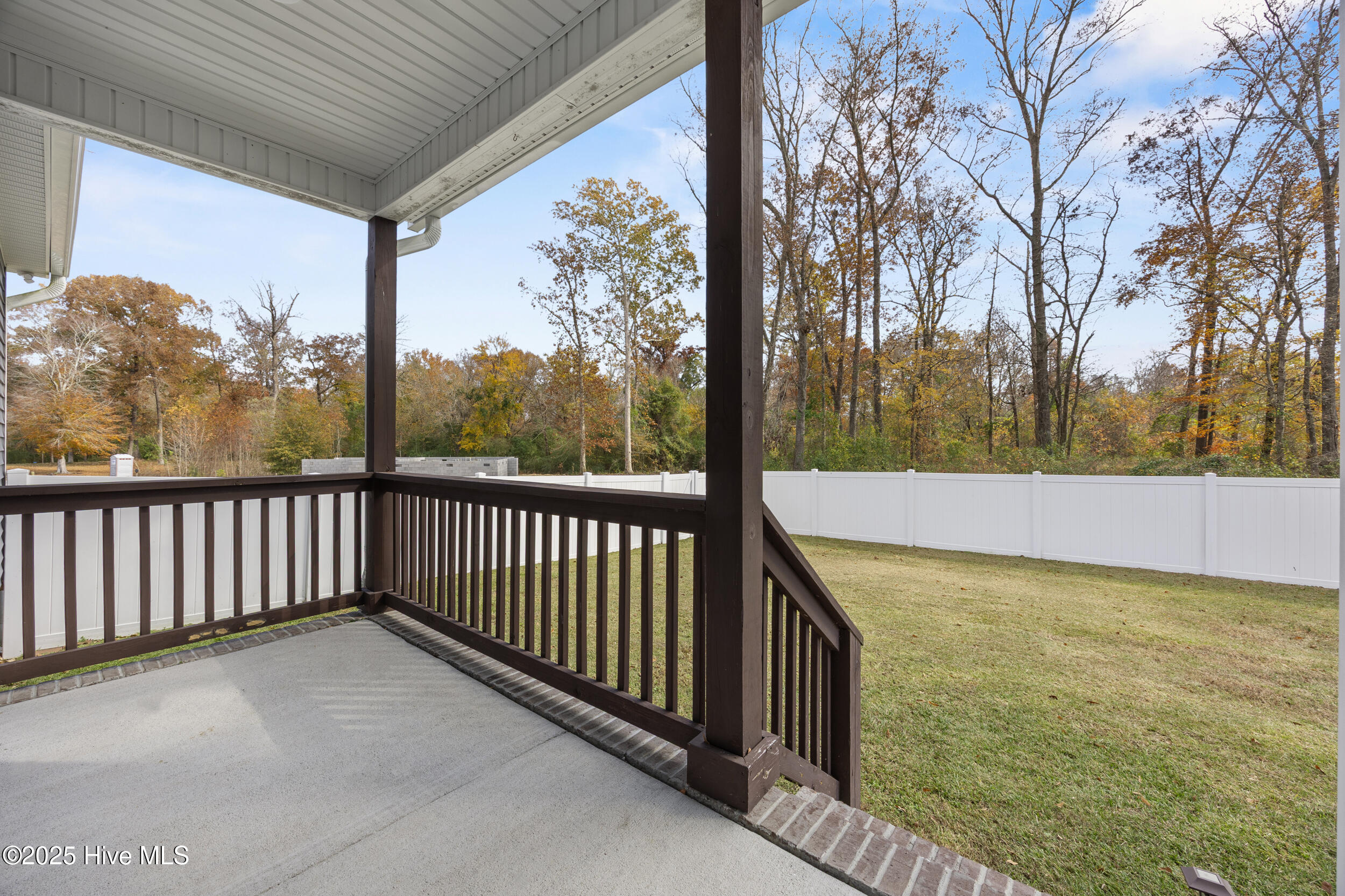 100542328 | Photo 42