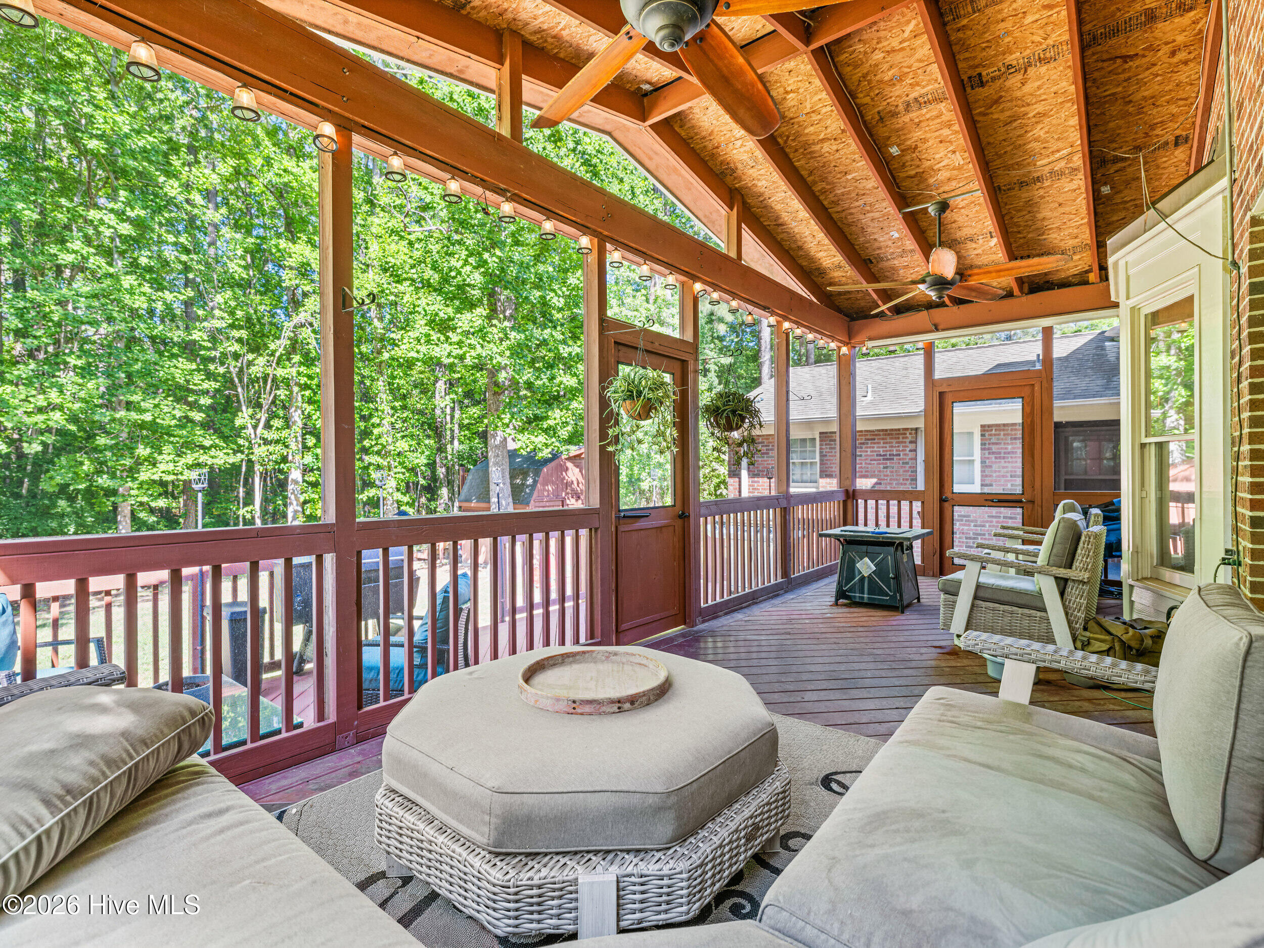 100570486 | Photo 73