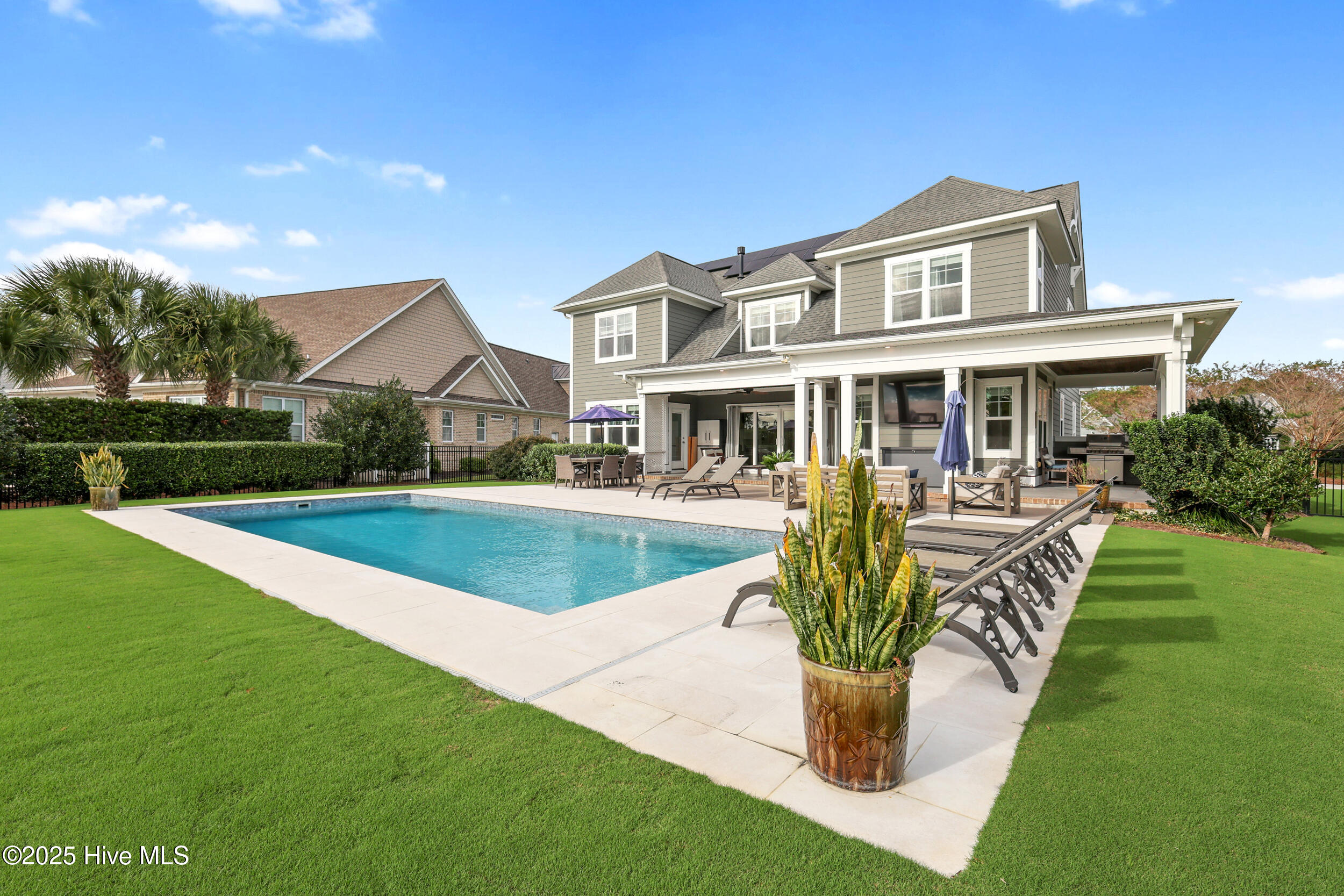 100536655 | Photo 63