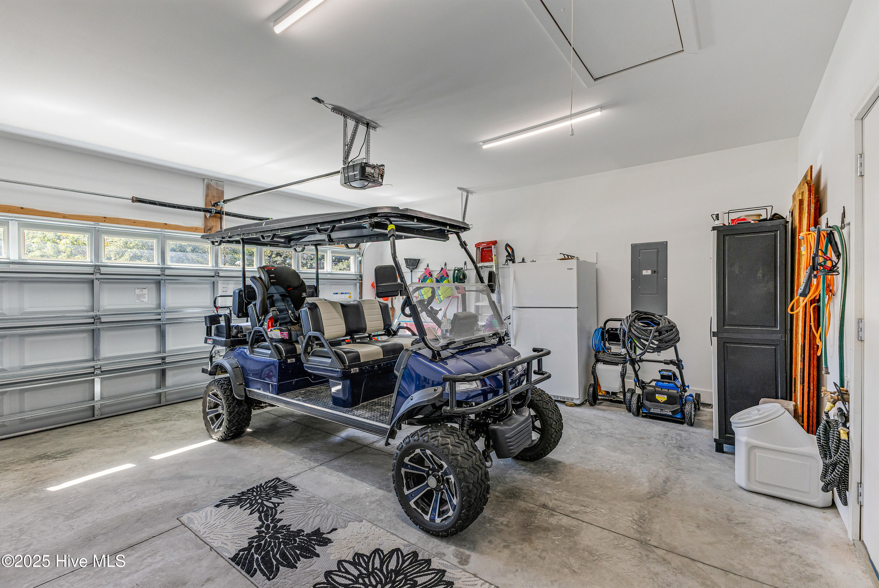 100523610 | Photo 30