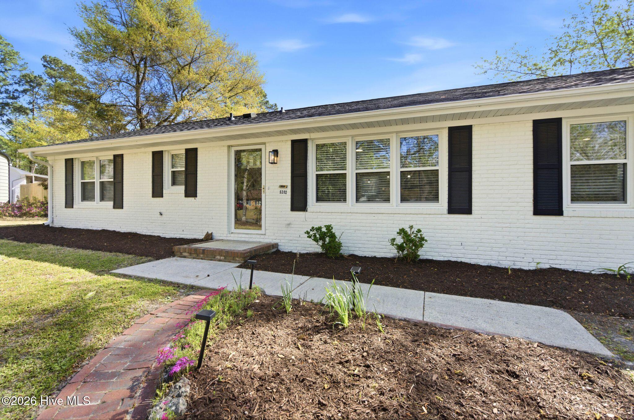 100564209 | Photo 41