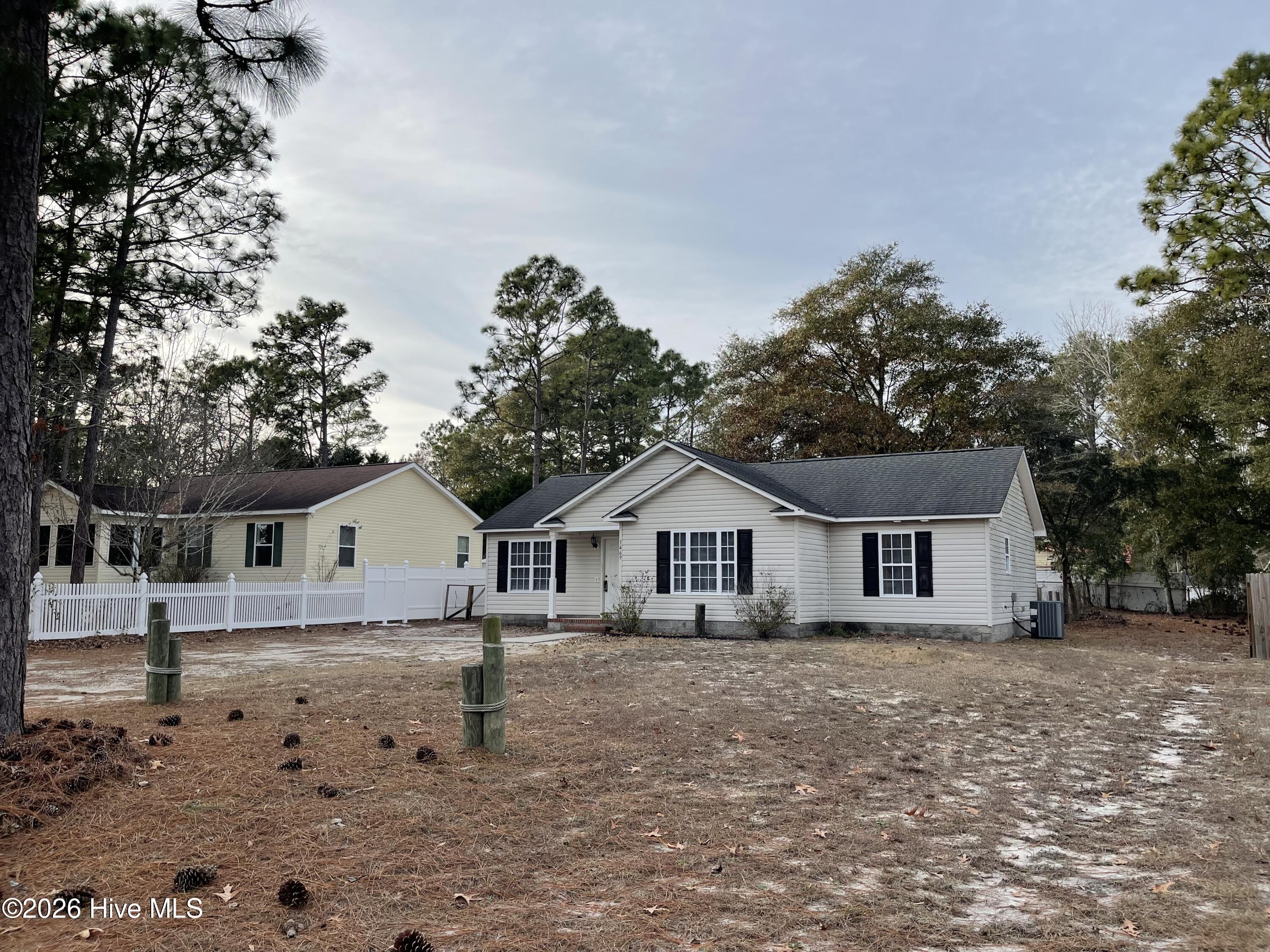 100548174 | Photo 30