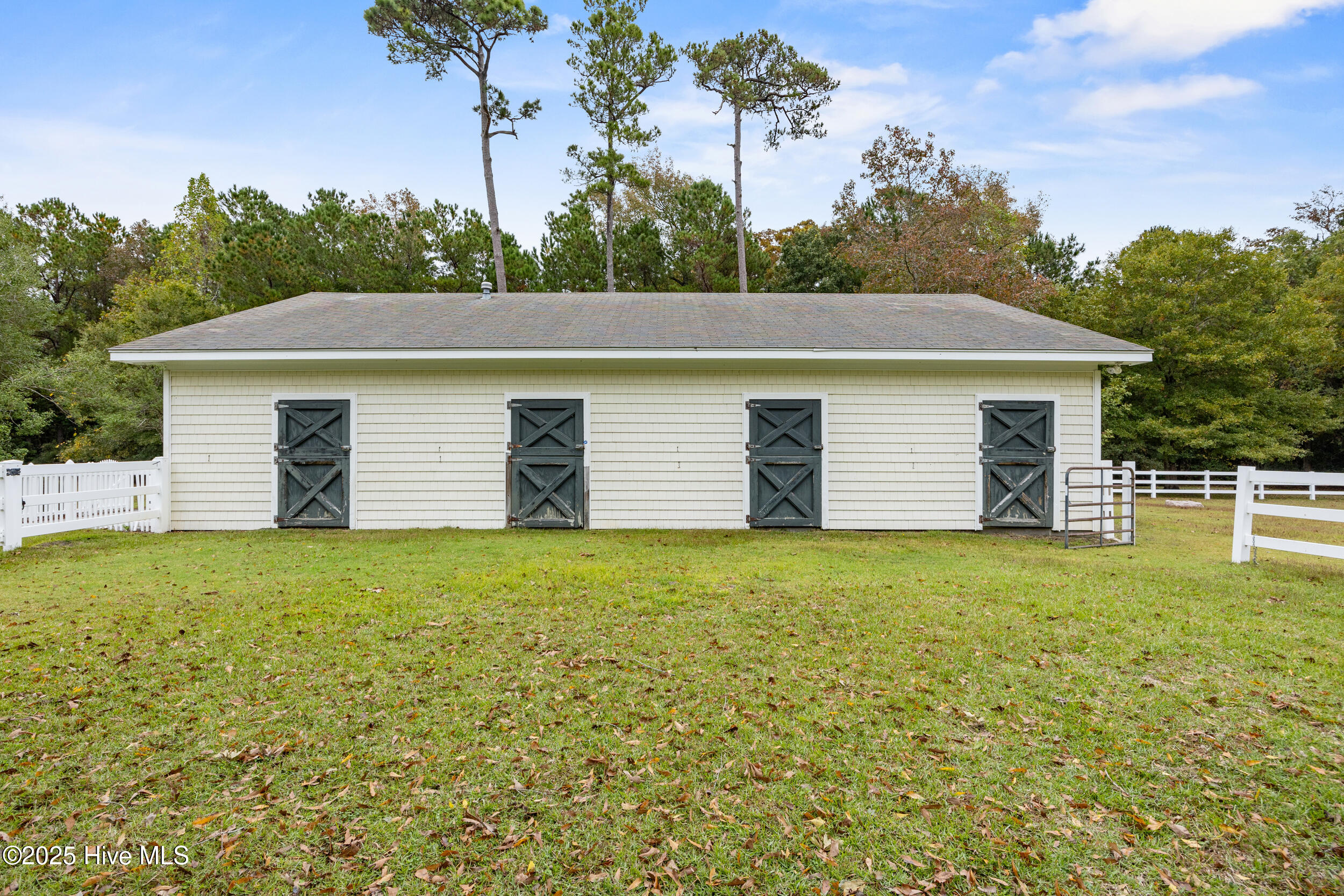 100538720 | Photo 73