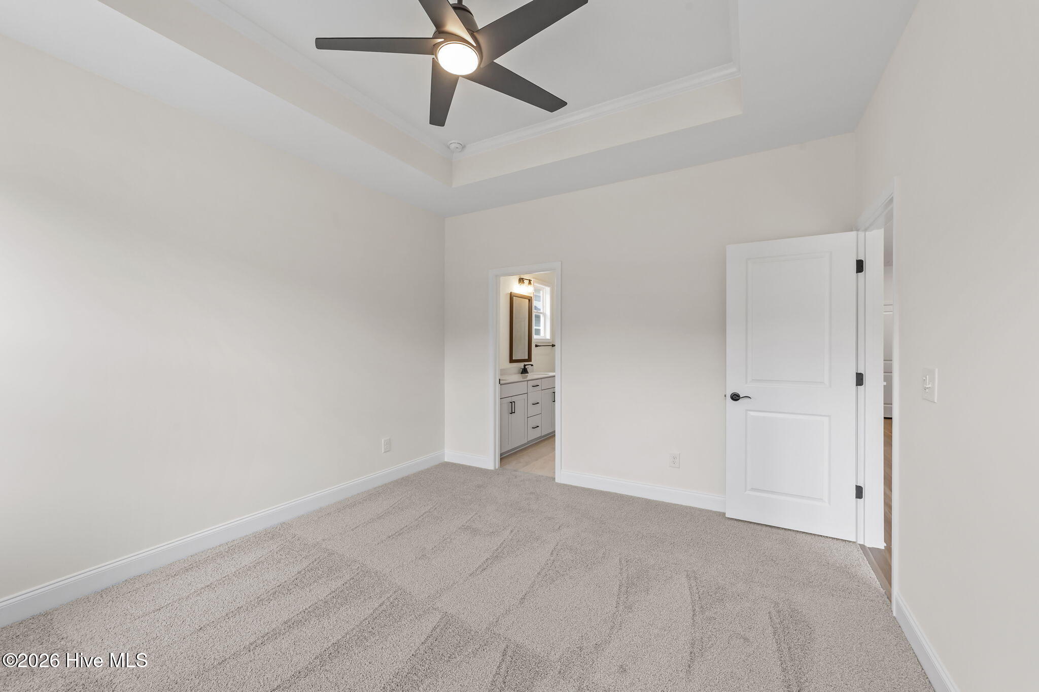 100536001 | Photo 19