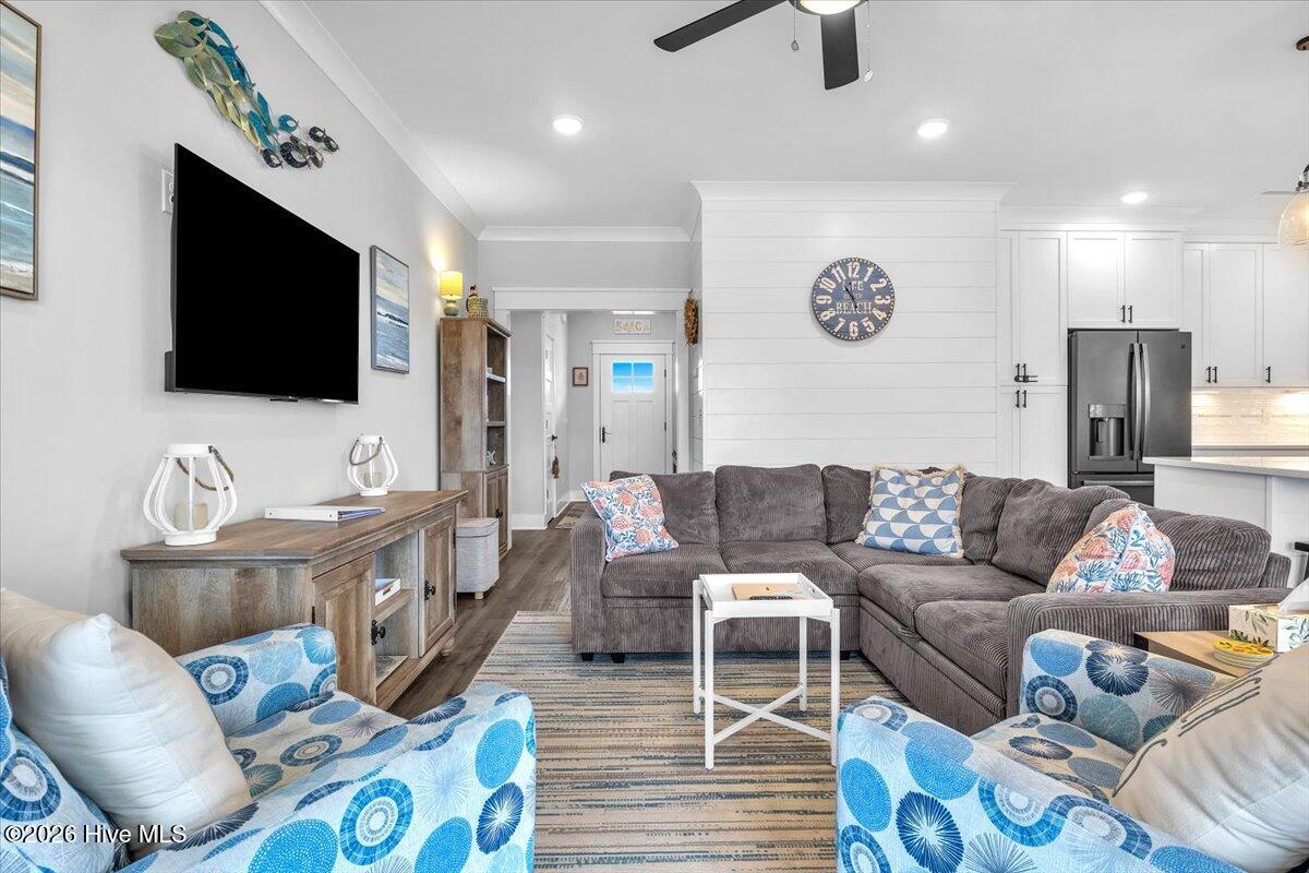 100565716 | Photo 27