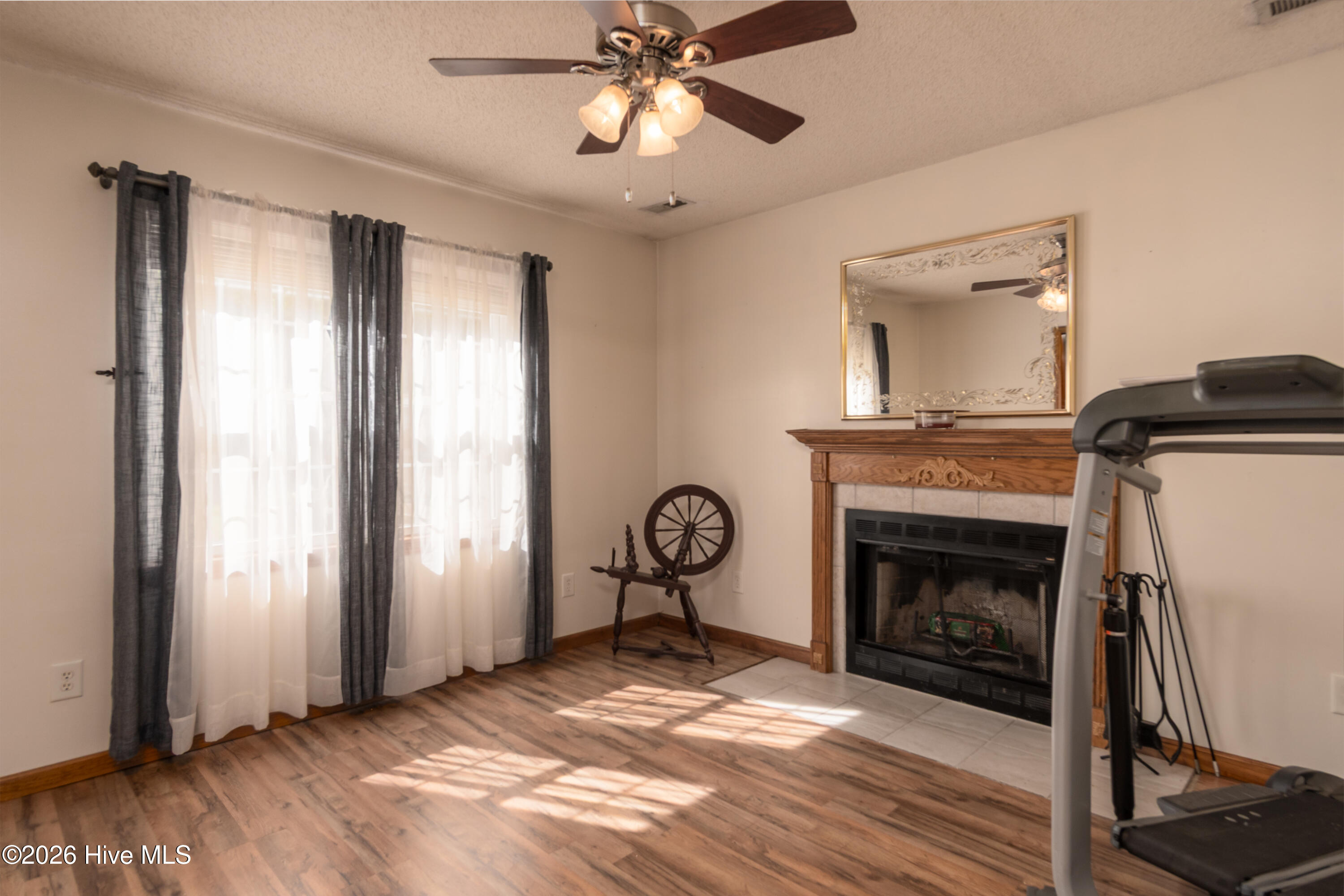 100564108 | Photo 19