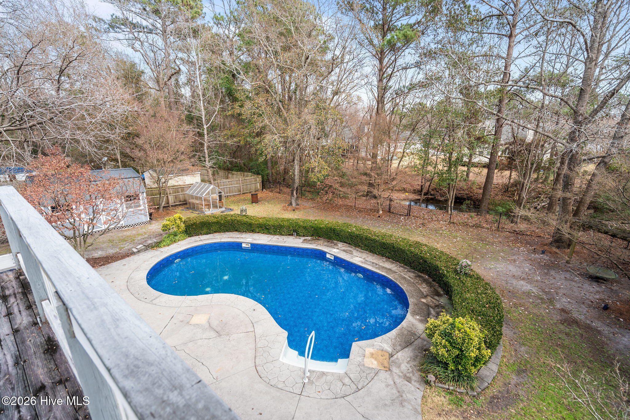 100548092 | Photo 47