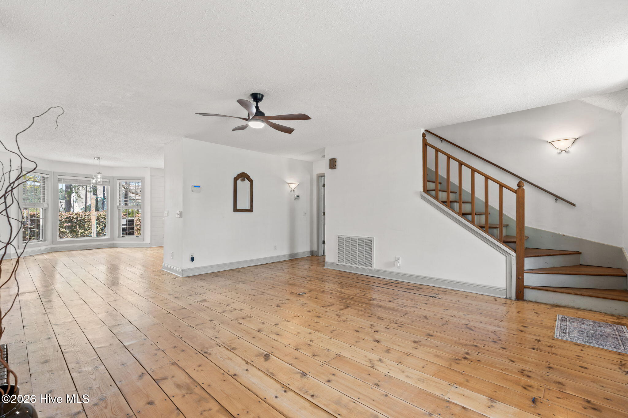 100564721 | Photo 11